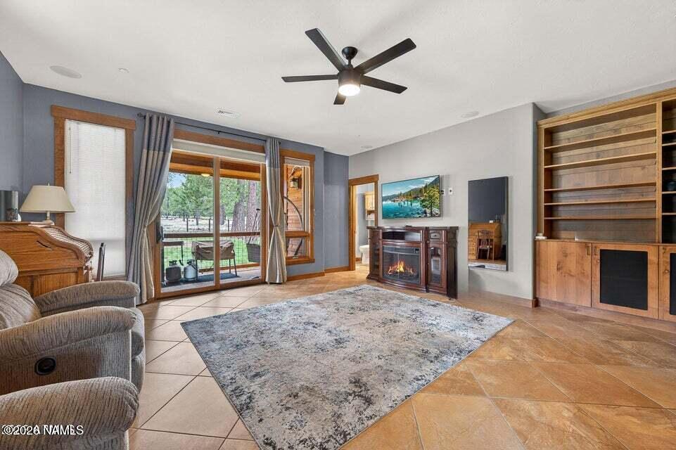 Flagstaff, Arizona, 86001, United States, 3 Bedrooms Bedrooms, ,3 BathroomsBathrooms,Residential,Contingent,2045038