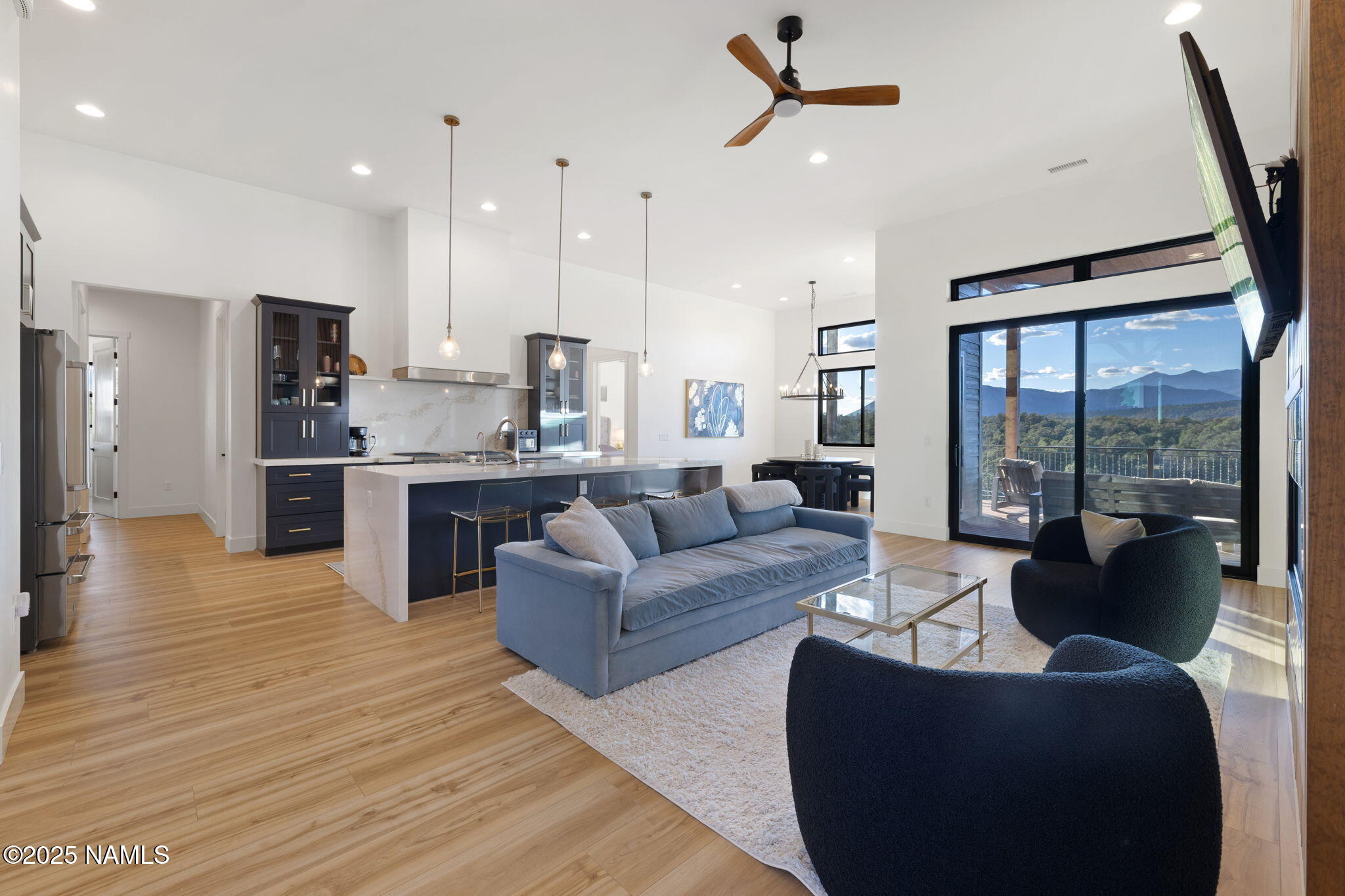 Flagstaff, Arizona, 86004, United States, 5 Bedrooms Bedrooms, ,4 BathroomsBathrooms,Residential,Active,1943835