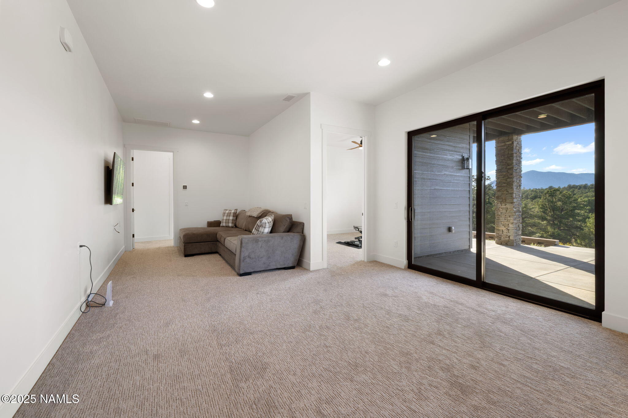 Flagstaff, Arizona, 86004, United States, 5 Bedrooms Bedrooms, ,4 BathroomsBathrooms,Residential,Active,1943835