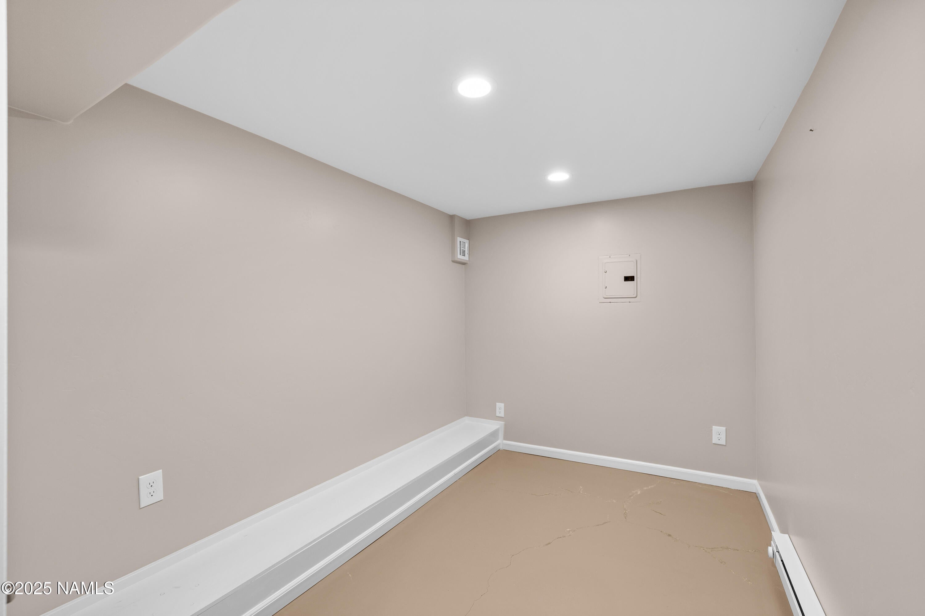 Flagstaff, Arizona, 86005, United States, 4 Bedrooms Bedrooms, ,4 BathroomsBathrooms,Residential,Active,1999173