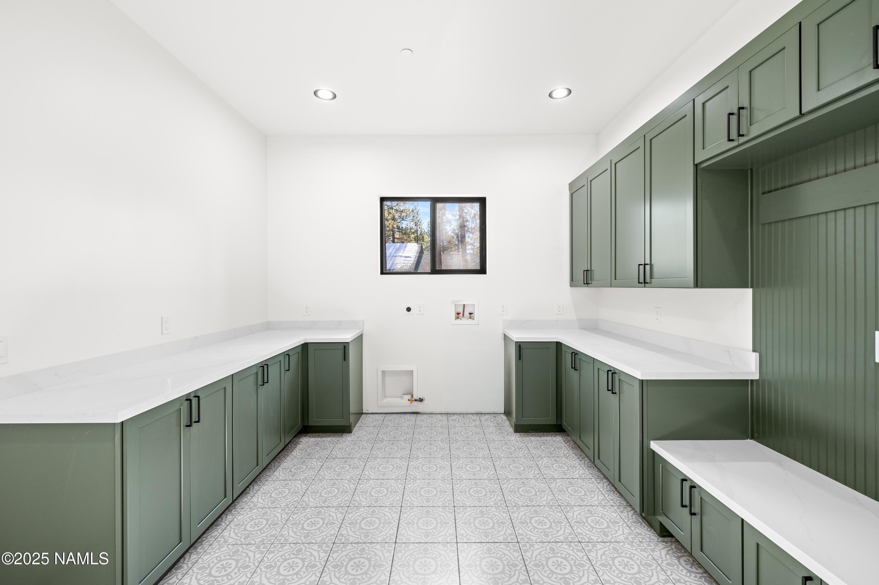 Flagstaff, Arizona, 86005, United States, 4 Bedrooms Bedrooms, ,4 BathroomsBathrooms,Residential,Active,1922481