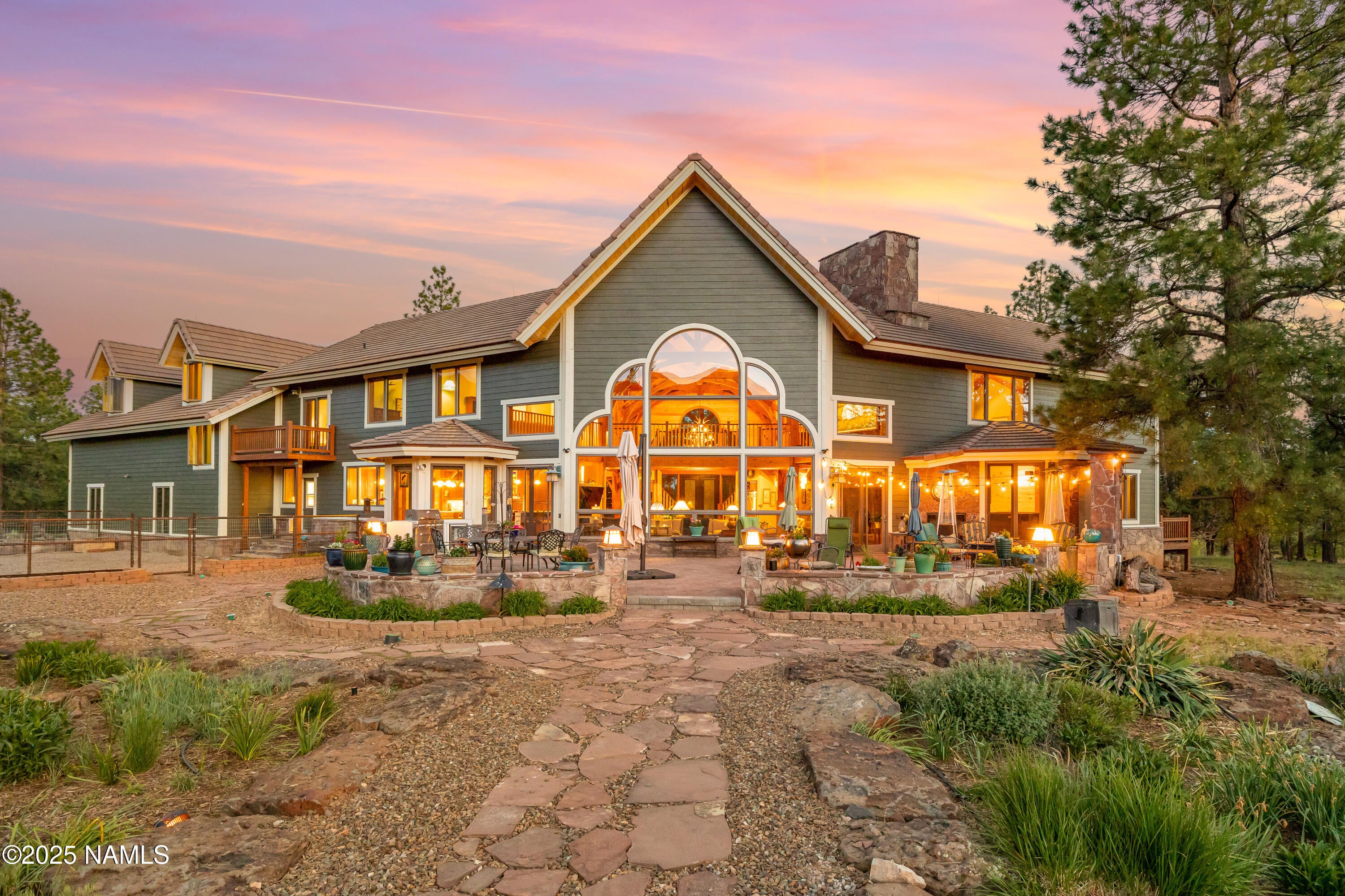 Flagstaff, Arizona, 86001, United States, 3 Bedrooms Bedrooms, ,4 BathroomsBathrooms,Residential,Active,1988717