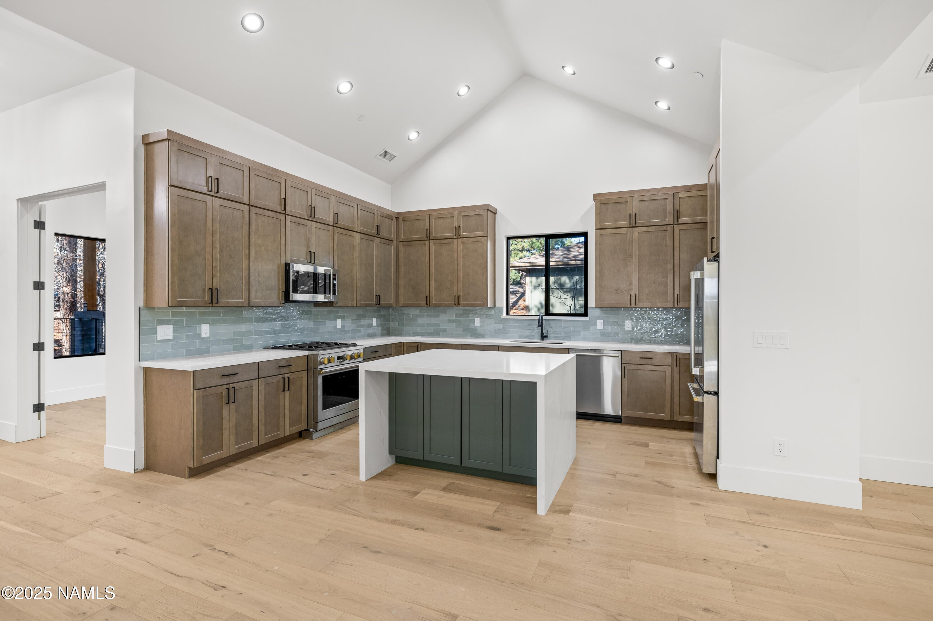 Flagstaff, Arizona, 86005, United States, 4 Bedrooms Bedrooms, ,4 BathroomsBathrooms,Residential,Active,1922481