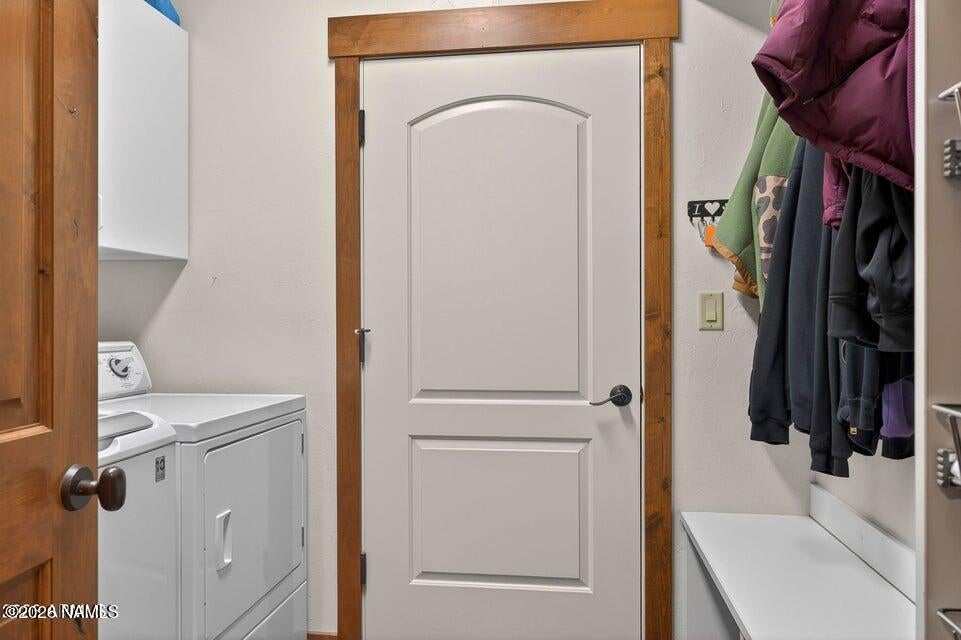 Flagstaff, Arizona, 86001, United States, 3 Bedrooms Bedrooms, ,3 BathroomsBathrooms,Residential,Contingent,2045038