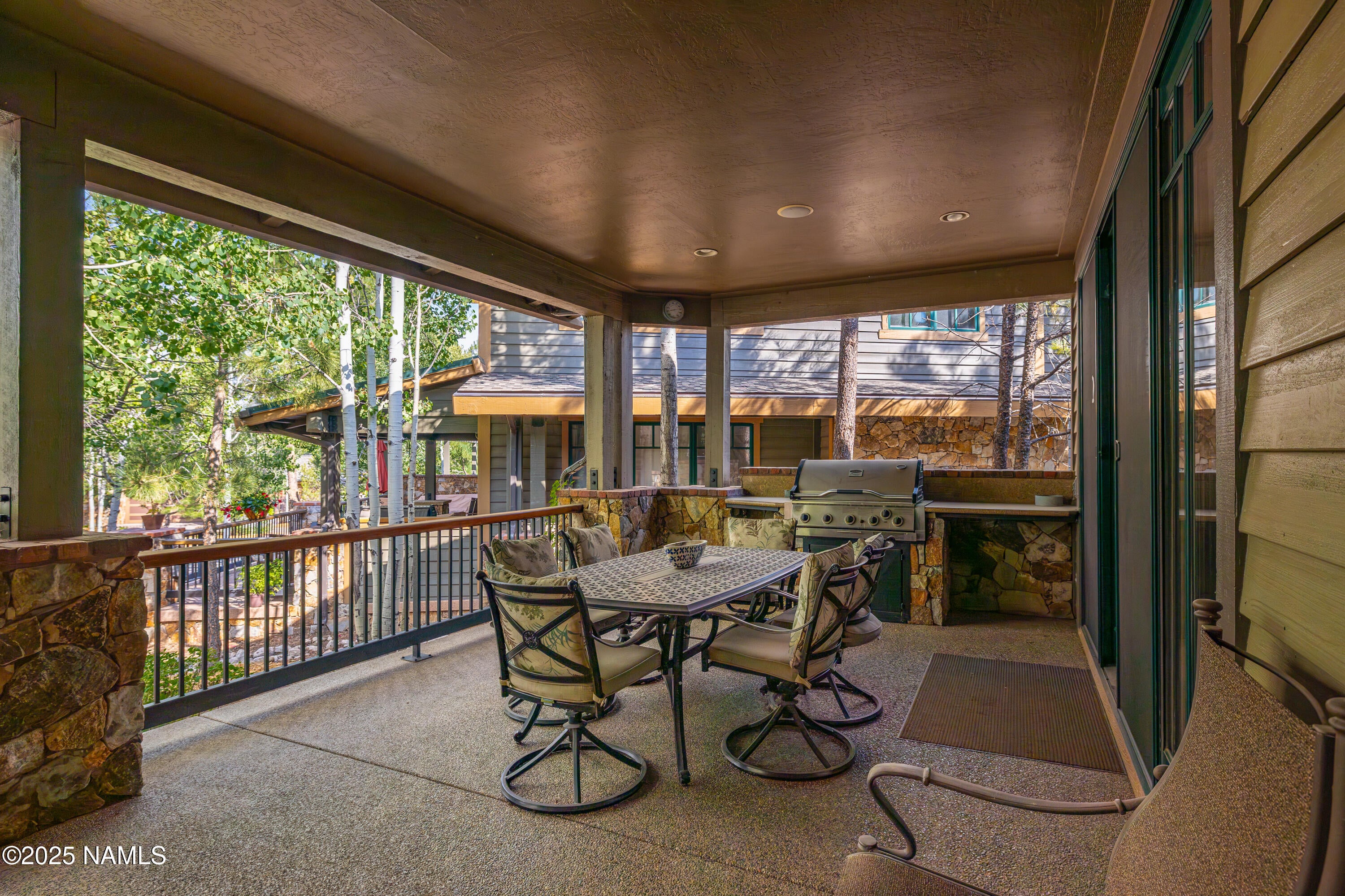 Flagstaff, Arizona, 86005, United States, 3 Bedrooms Bedrooms, ,3 BathroomsBathrooms,Residential,Active,1922673