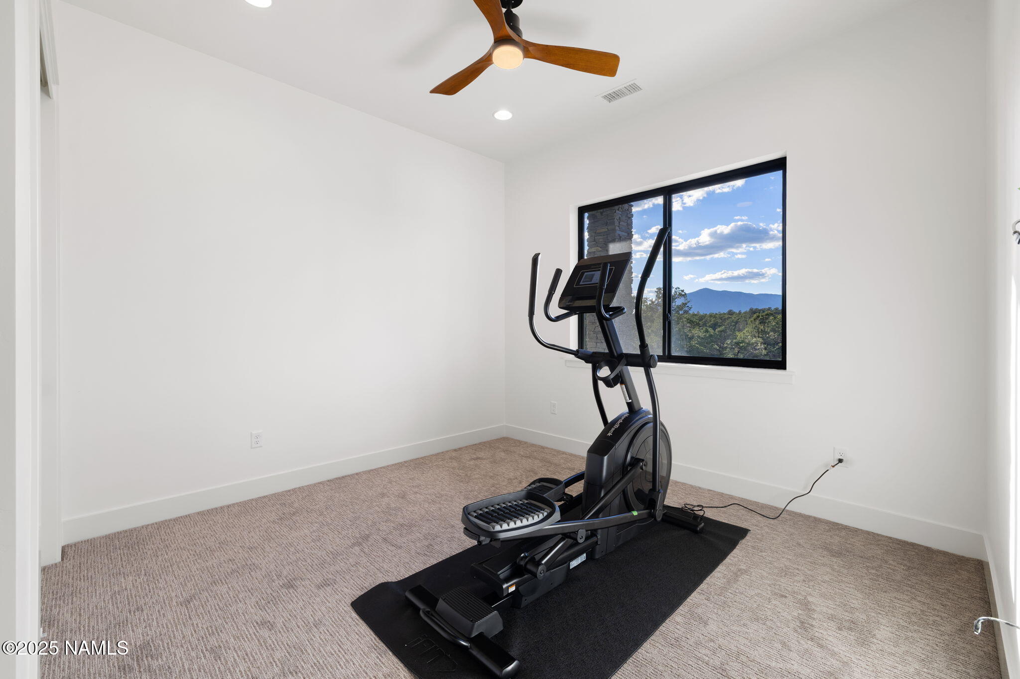 Flagstaff, Arizona, 86004, United States, 5 Bedrooms Bedrooms, ,4 BathroomsBathrooms,Residential,Active,1943835