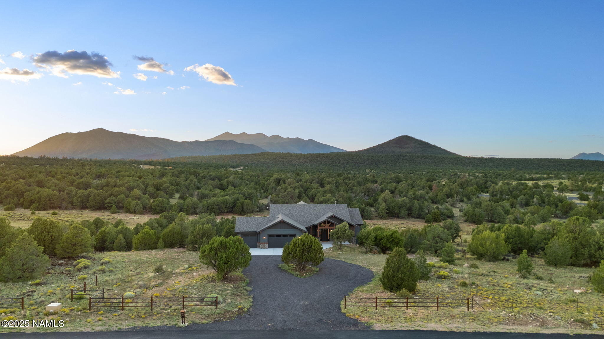 Flagstaff, Arizona, 86004, United States, 5 Bedrooms Bedrooms, ,4 BathroomsBathrooms,Residential,Active,1943835