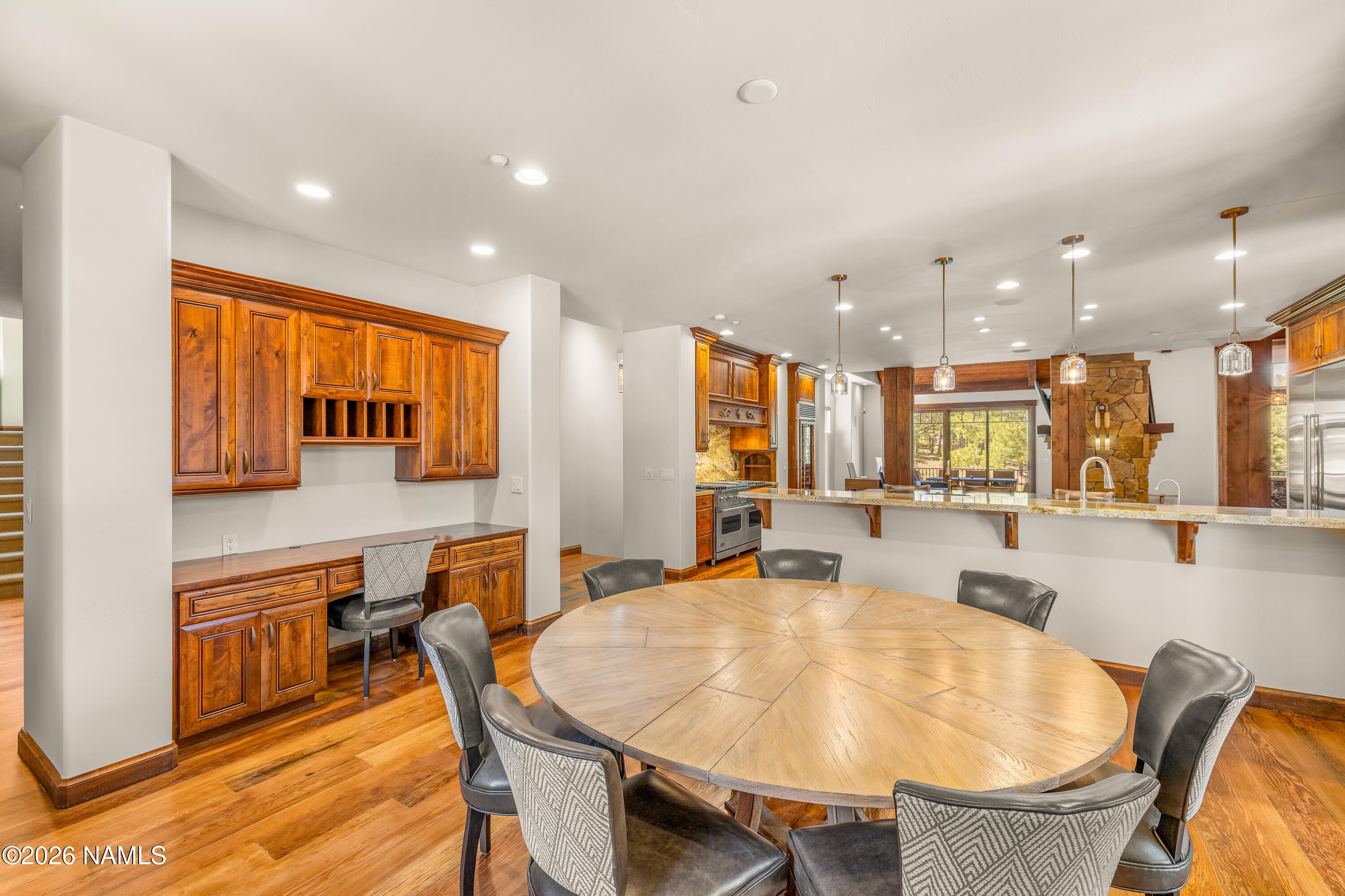 Flagstaff, Arizona, 86005, United States, 5 Bedrooms Bedrooms, ,6 BathroomsBathrooms,Residential,Active,2042667