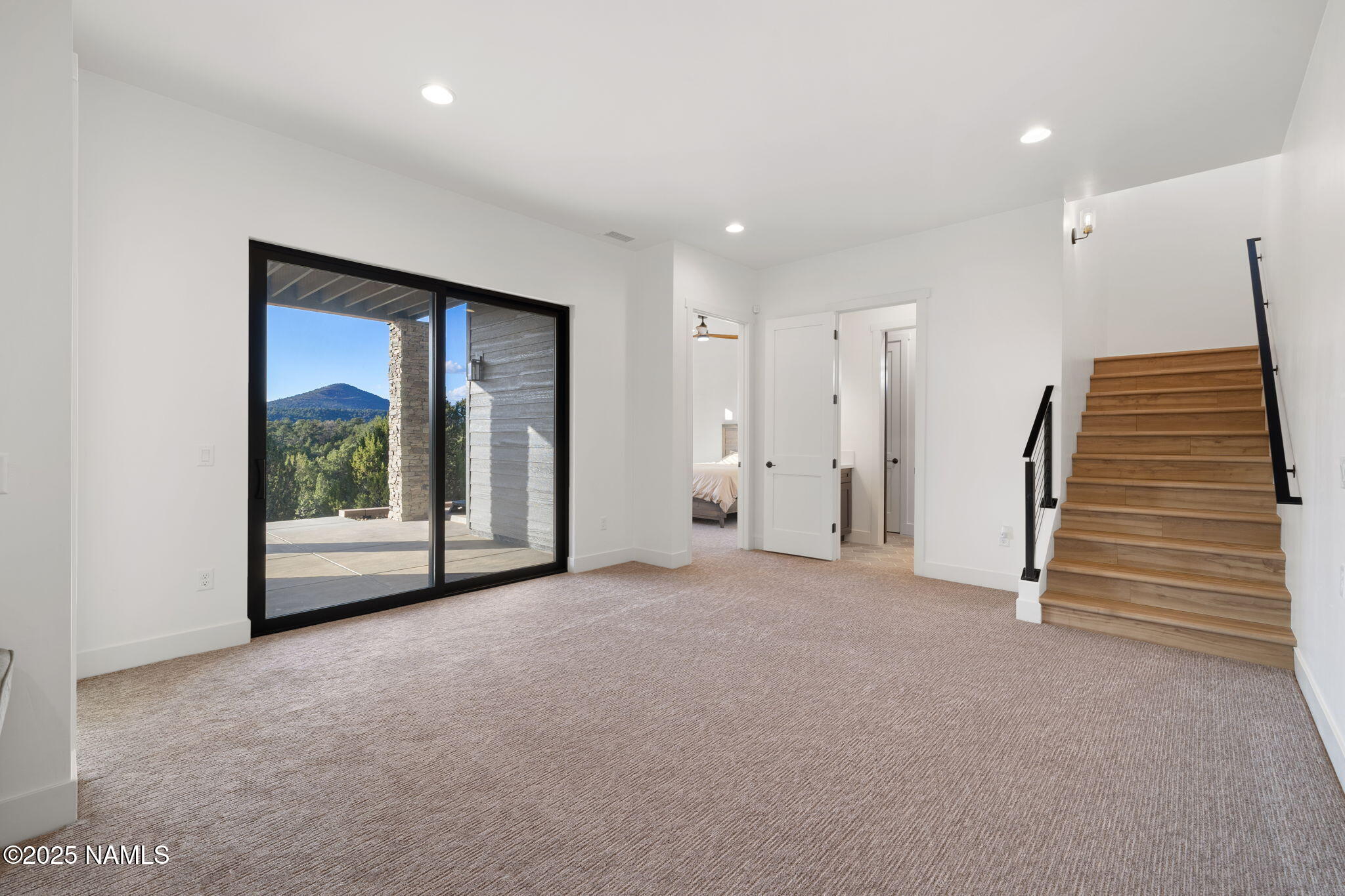 Flagstaff, Arizona, 86004, United States, 5 Bedrooms Bedrooms, ,4 BathroomsBathrooms,Residential,Active,1943835
