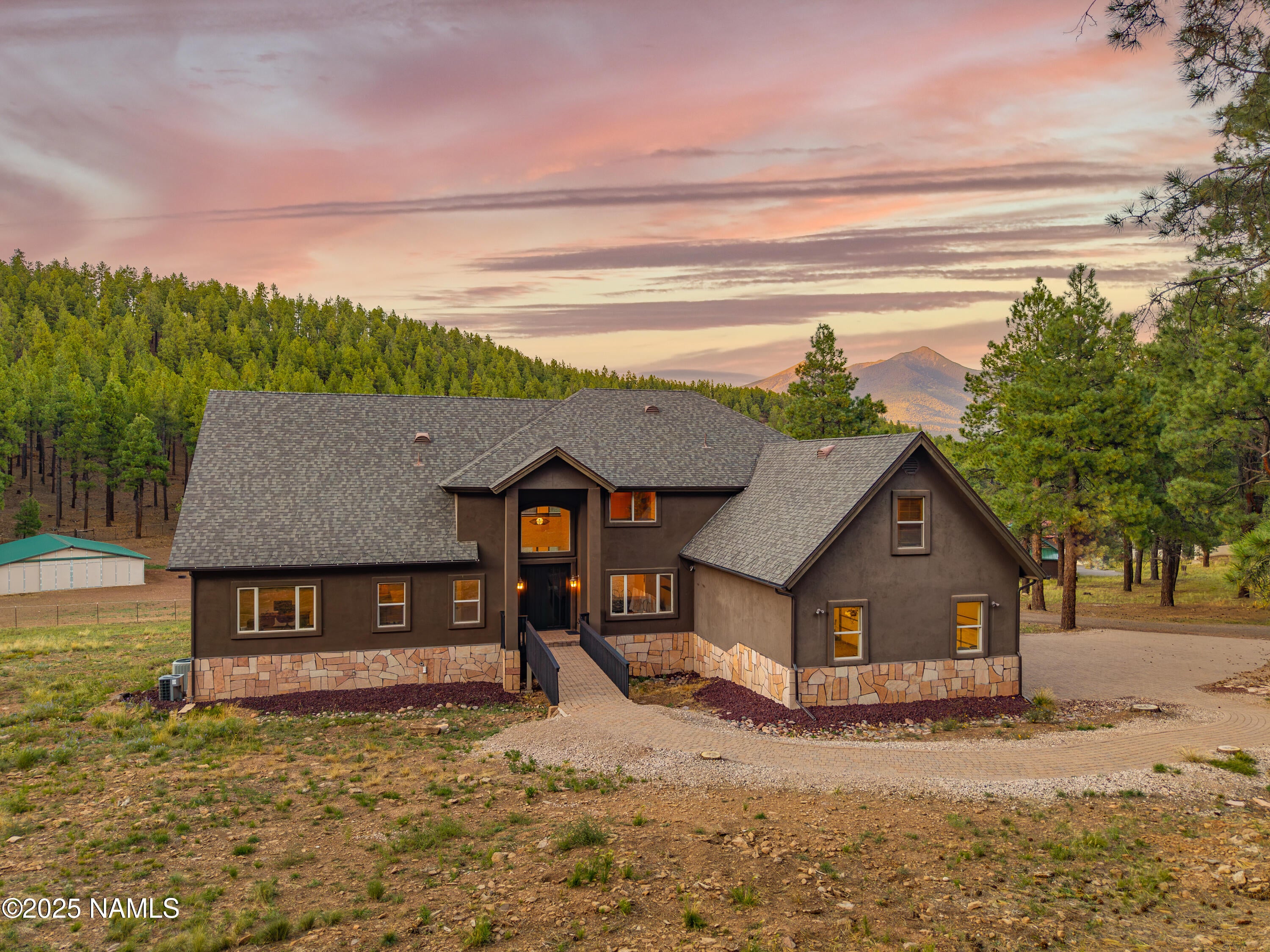 Flagstaff, Arizona, 86001, United States, 5 Bedrooms Bedrooms, ,5 BathroomsBathrooms,Residential,Active,1945089