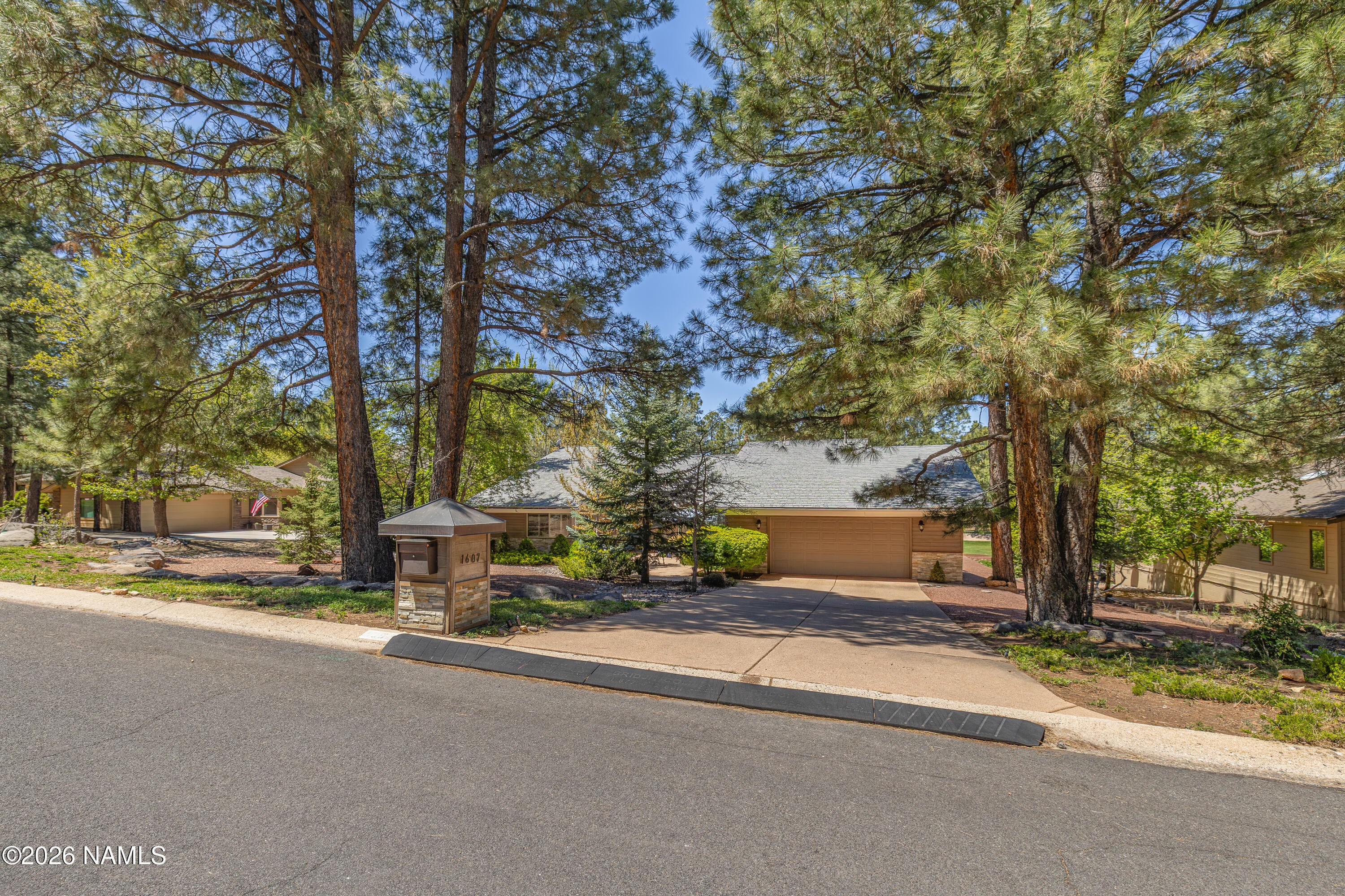 Flagstaff, Arizona, 86004, United States, 3 Bedrooms Bedrooms, ,3 BathroomsBathrooms,Residential,Active,2045391