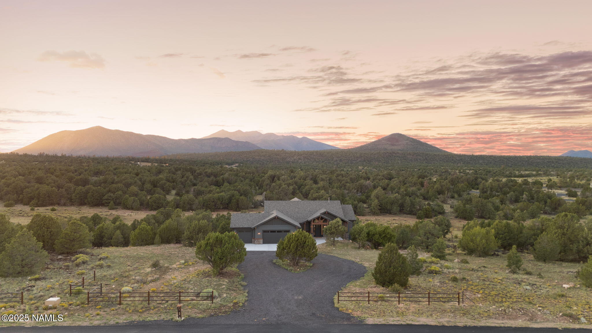 Flagstaff, Arizona, 86004, United States, 5 Bedrooms Bedrooms, ,4 BathroomsBathrooms,Residential,Active,1943835