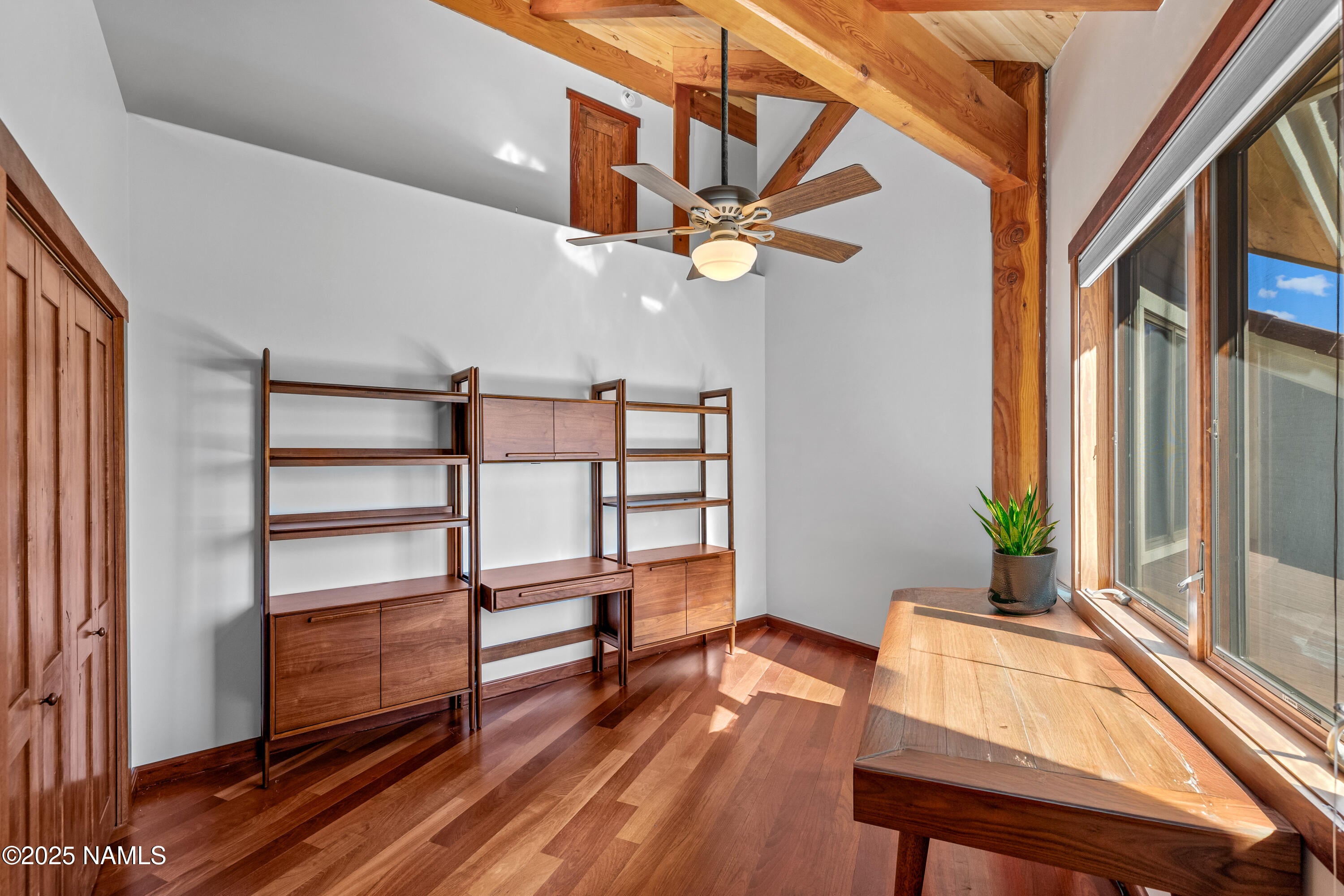 Flagstaff, Arizona, 86001, United States, 3 Bedrooms Bedrooms, ,4 BathroomsBathrooms,Residential,Active,1988717