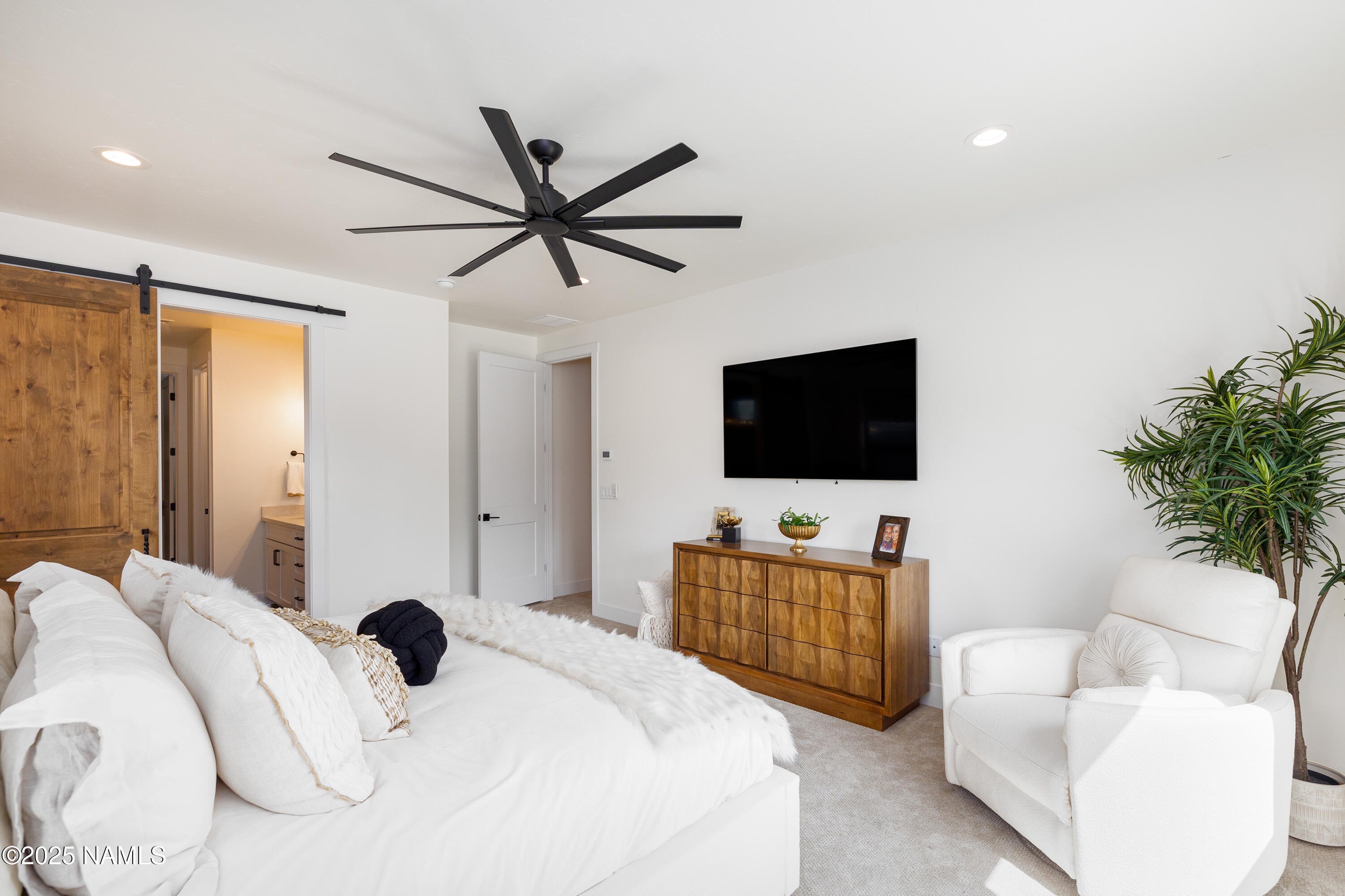 Flagstaff, Arizona, 86005, United States, 5 Bedrooms Bedrooms, ,4 BathroomsBathrooms,Residential,Active,1959522