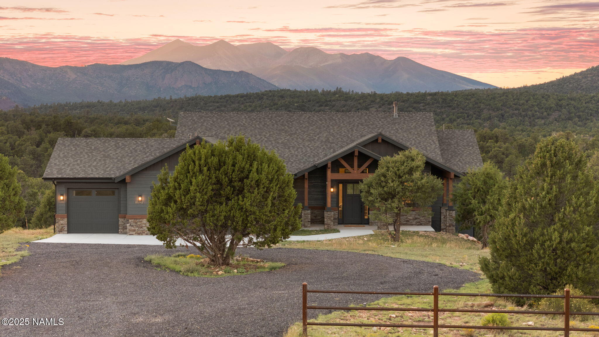 Flagstaff, Arizona, 86004, United States, 5 Bedrooms Bedrooms, ,4 BathroomsBathrooms,Residential,Active,1943835