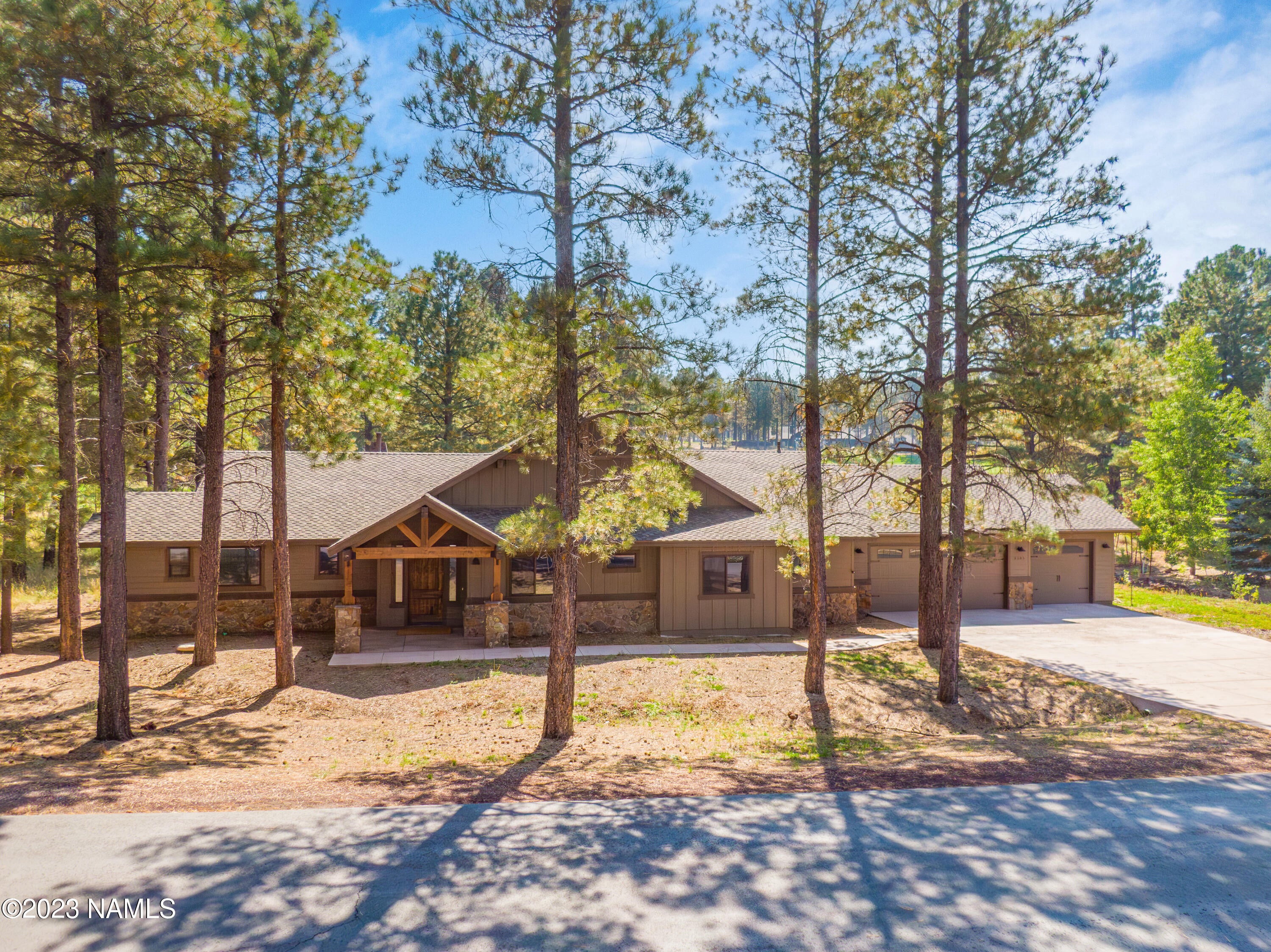 Flagstaff, Arizona, 86005, United States, 4 Bedrooms Bedrooms, ,3 BathroomsBathrooms,Residential,Active,2013664