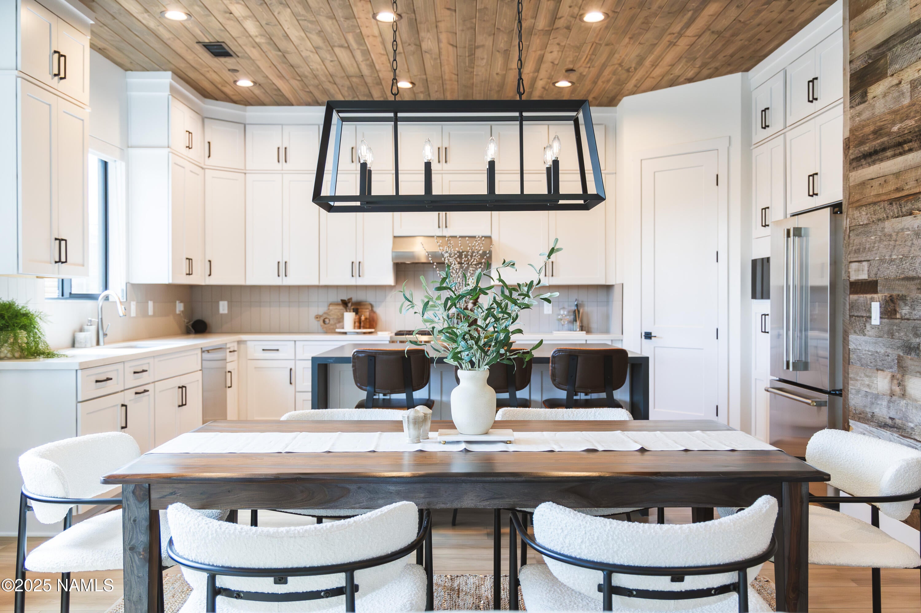 Flagstaff, Arizona, 86005, United States, 5 Bedrooms Bedrooms, ,4 BathroomsBathrooms,Residential,Active,1959522