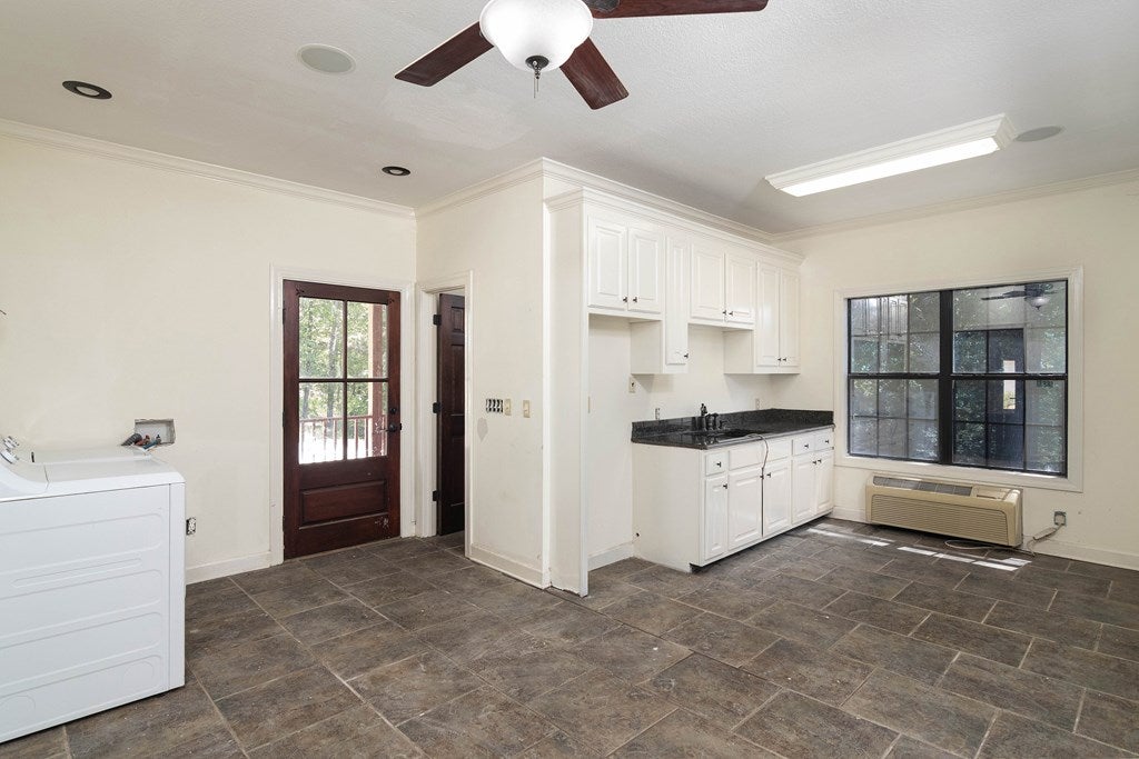 Oxford, Mississippi, 38655, United States, 7 Bedrooms Bedrooms, ,5 BathroomsBathrooms,Residential,Active,1919415