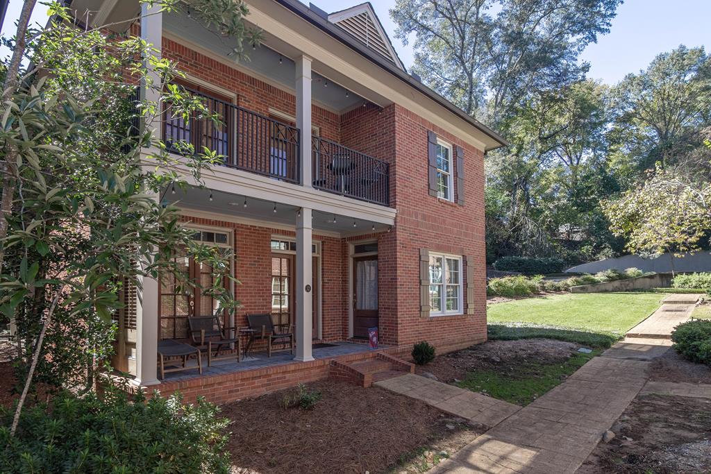 Oxford, Mississippi, 38655, United States, 4 Bedrooms Bedrooms, ,5 BathroomsBathrooms,Residential,Active,1969759