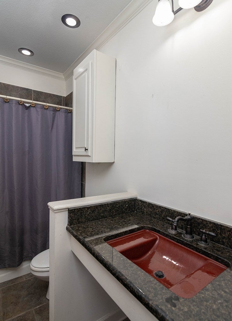 Oxford, Mississippi, 38655, United States, 7 Bedrooms Bedrooms, ,5 BathroomsBathrooms,Residential,Active,1919415