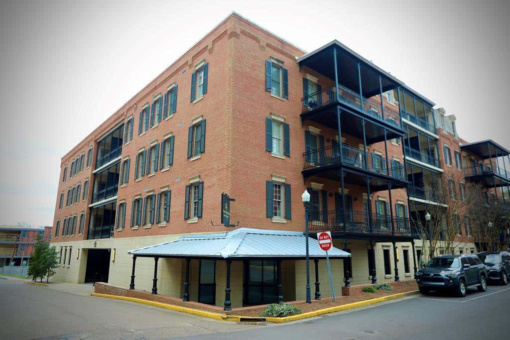 1300 Van Buren Ave Unit 211  