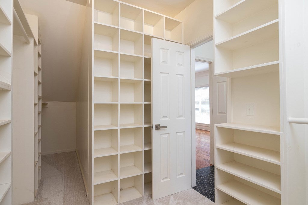 Oxford, Mississippi, 38655, United States, 7 Bedrooms Bedrooms, ,5 BathroomsBathrooms,Residential,Active,1919415