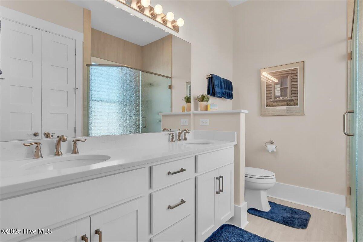 Morehead City, North Carolina, 28557, United States, 3 Bedrooms Bedrooms, ,4 BathroomsBathrooms,Residential,Active,2007117