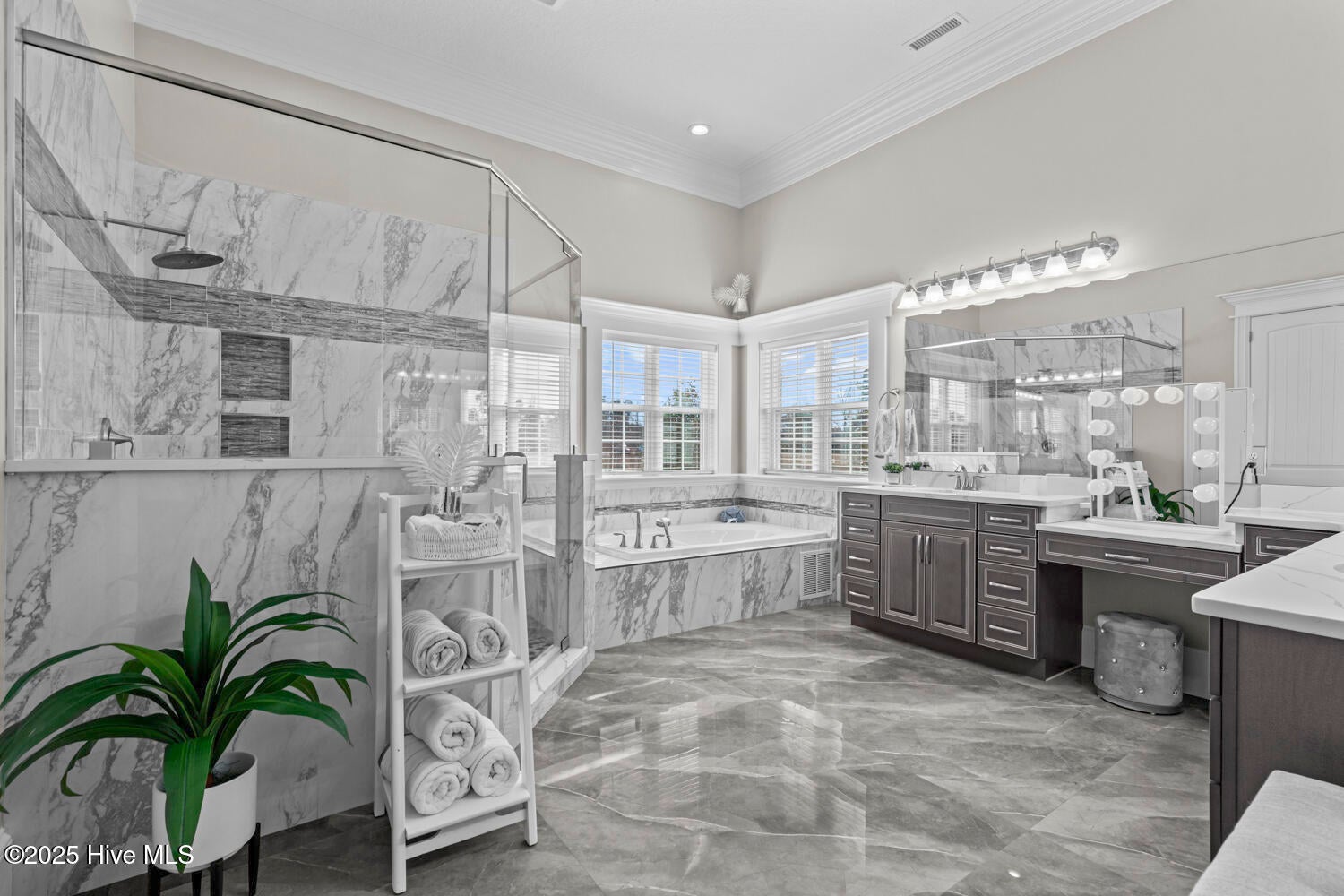 Jacksonville, North Carolina, 28540, United States, 5 Bedrooms Bedrooms, ,6 BathroomsBathrooms,Residential,Active,2006803