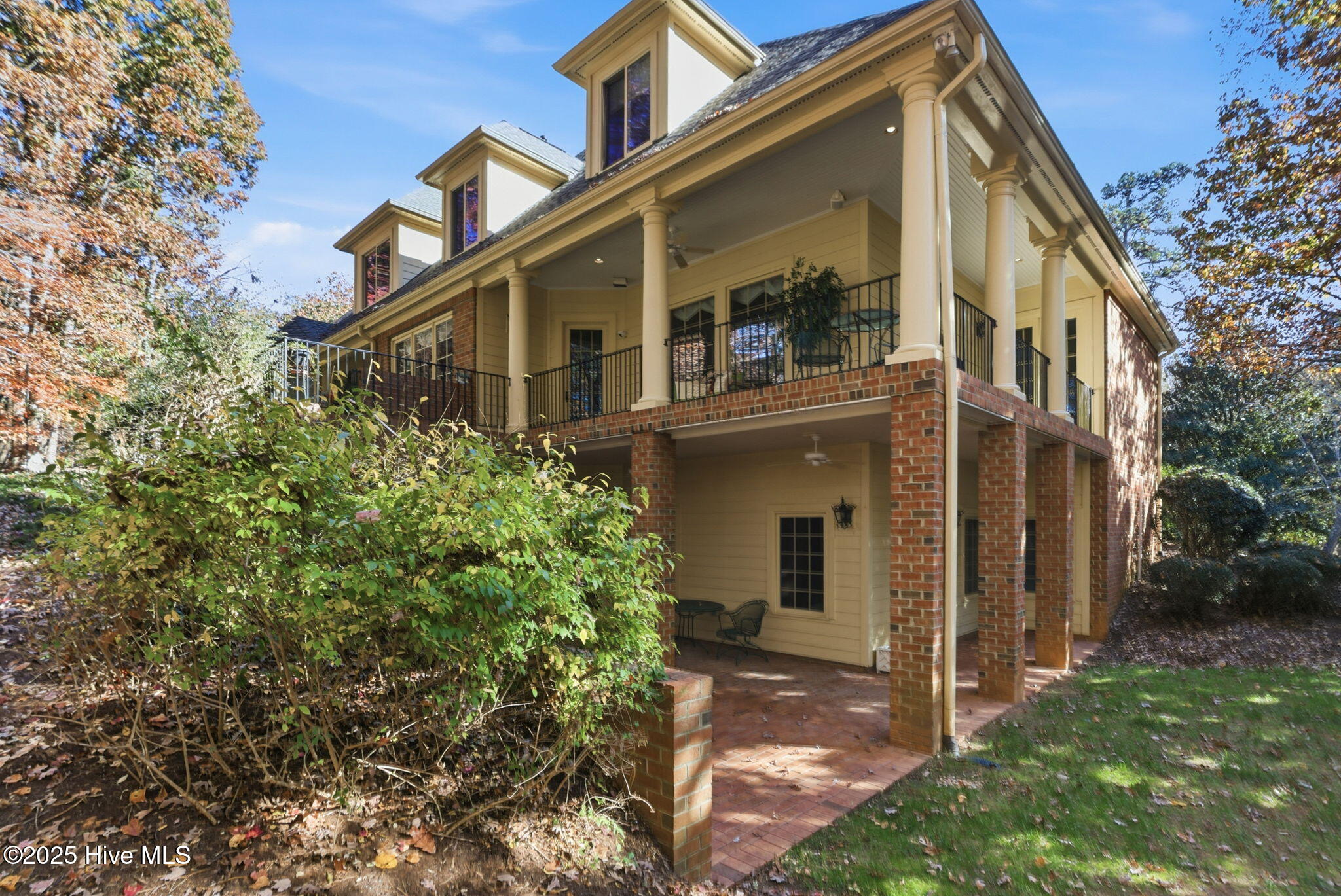 Durham, North Carolina, 27705, United States, 5 Bedrooms Bedrooms, ,5 BathroomsBathrooms,Residential,Active,1997609