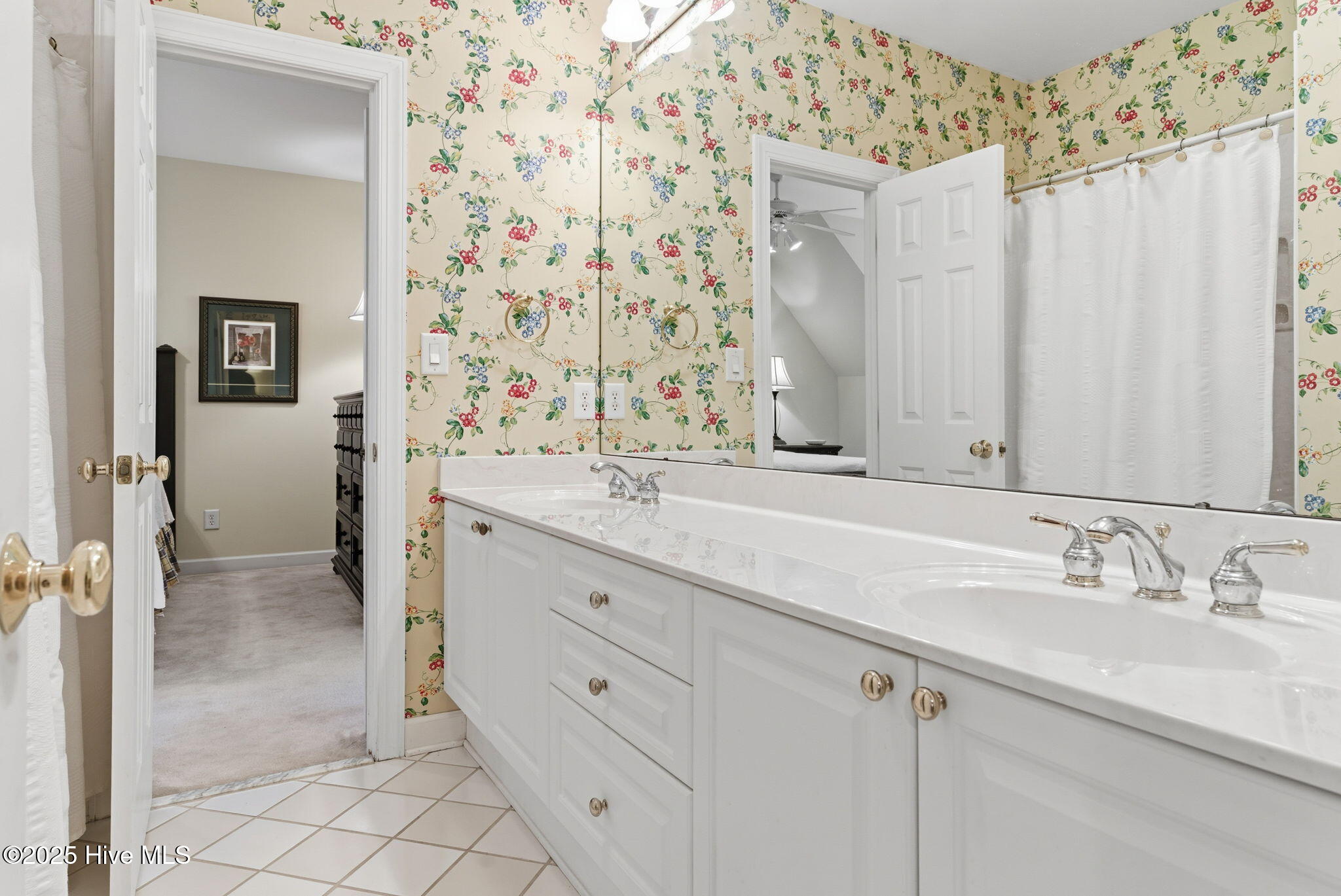 Durham, North Carolina, 27705, United States, 5 Bedrooms Bedrooms, ,5 BathroomsBathrooms,Residential,Active,1997609