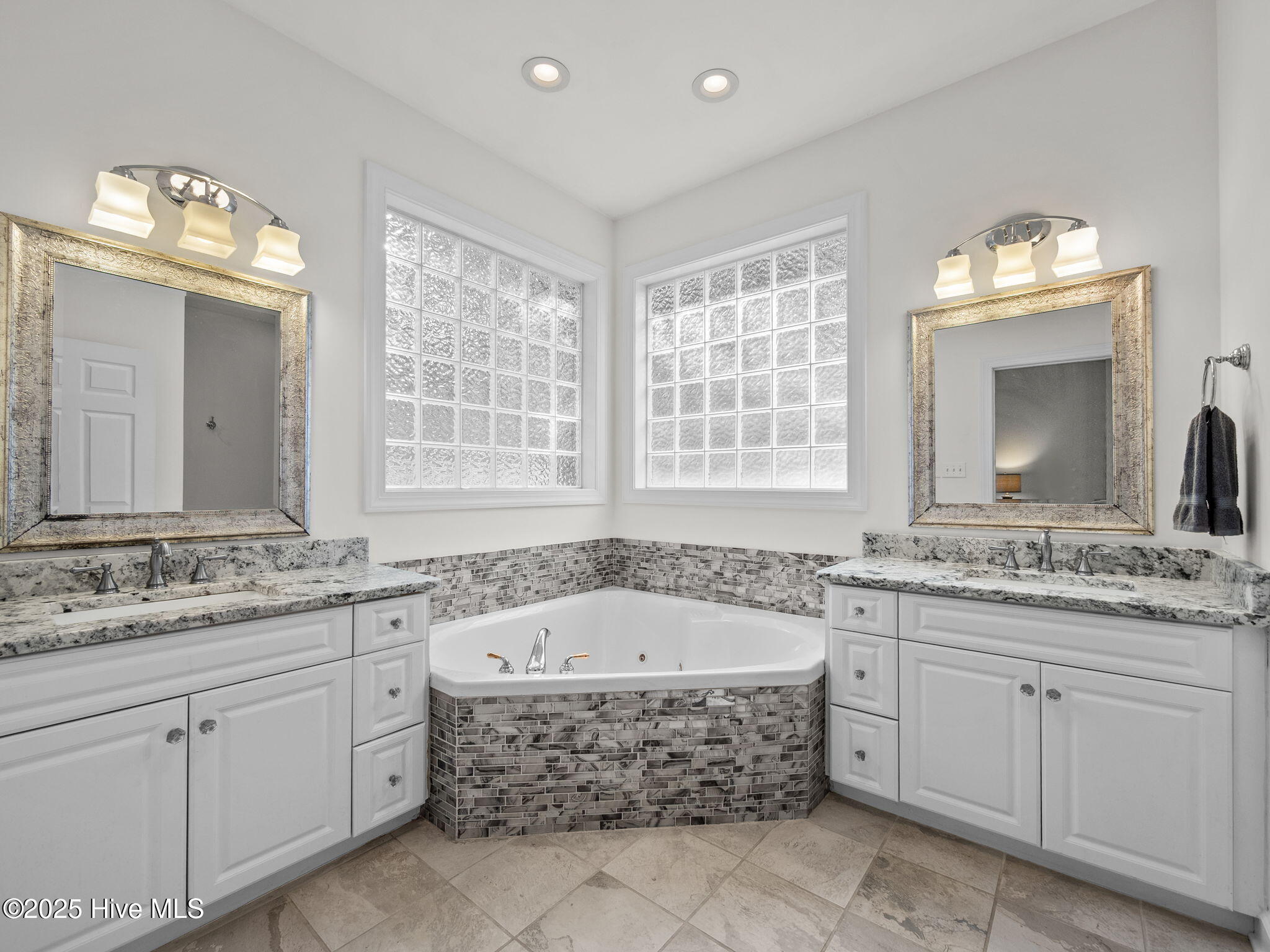 Emerald Isle, North Carolina, 28594, United States, 3 Bedrooms Bedrooms, ,3 BathroomsBathrooms,Residential,Active,1993672