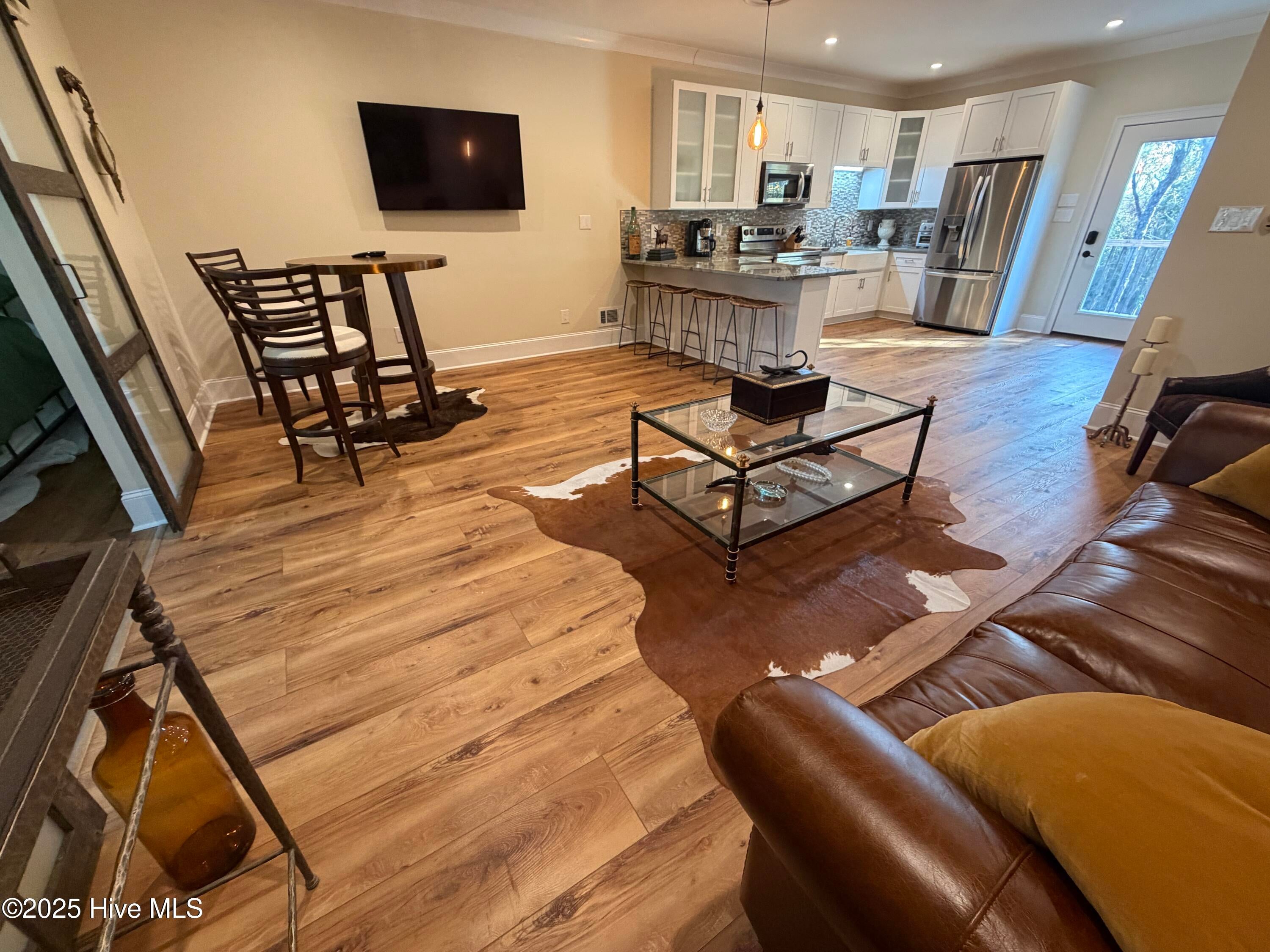 Newport, North Carolina, 28570, United States, 6 Bedrooms Bedrooms, ,7 BathroomsBathrooms,Residential,Active,2003565