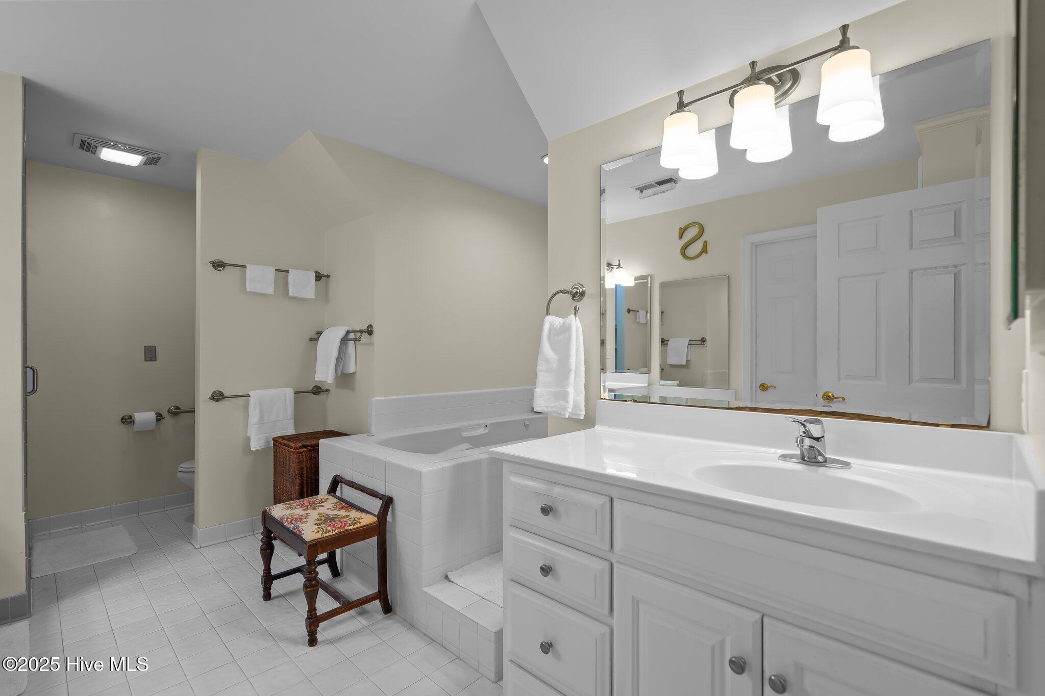 Wilmington, North Carolina, 28409, United States, 4 Bedrooms Bedrooms, ,4 BathroomsBathrooms,Residential,Active,1820493