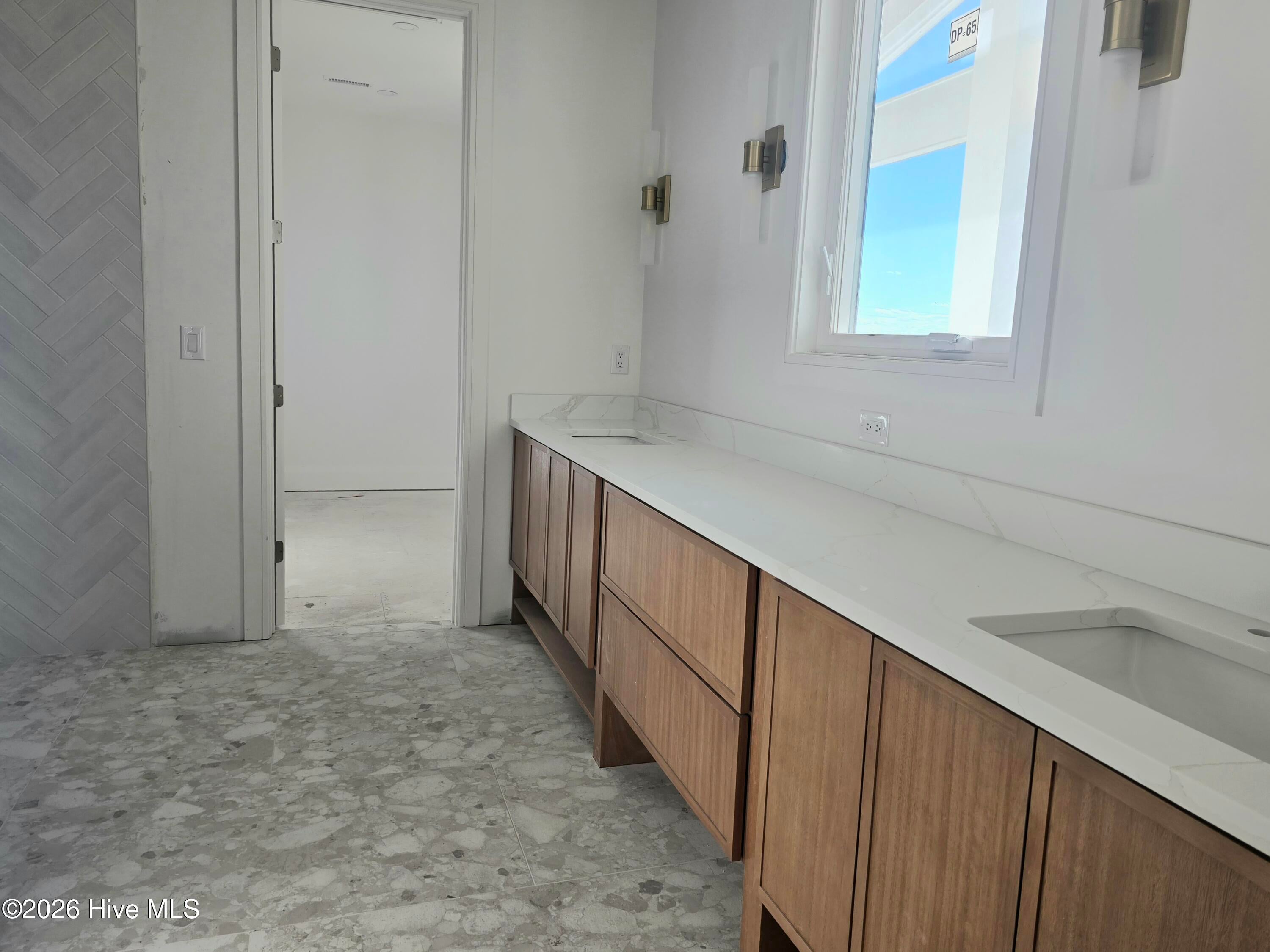 Surf City, North Carolina, 28445, United States, 6 Bedrooms Bedrooms, ,5 BathroomsBathrooms,Residential,Active,1951794