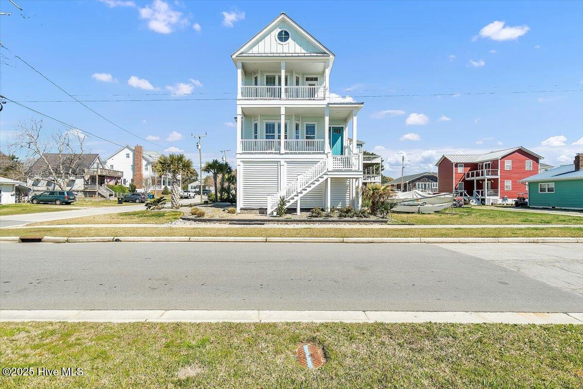 Morehead City, North Carolina, 28557, United States, 3 Bedrooms Bedrooms, ,4 BathroomsBathrooms,Residential,Active,2007117