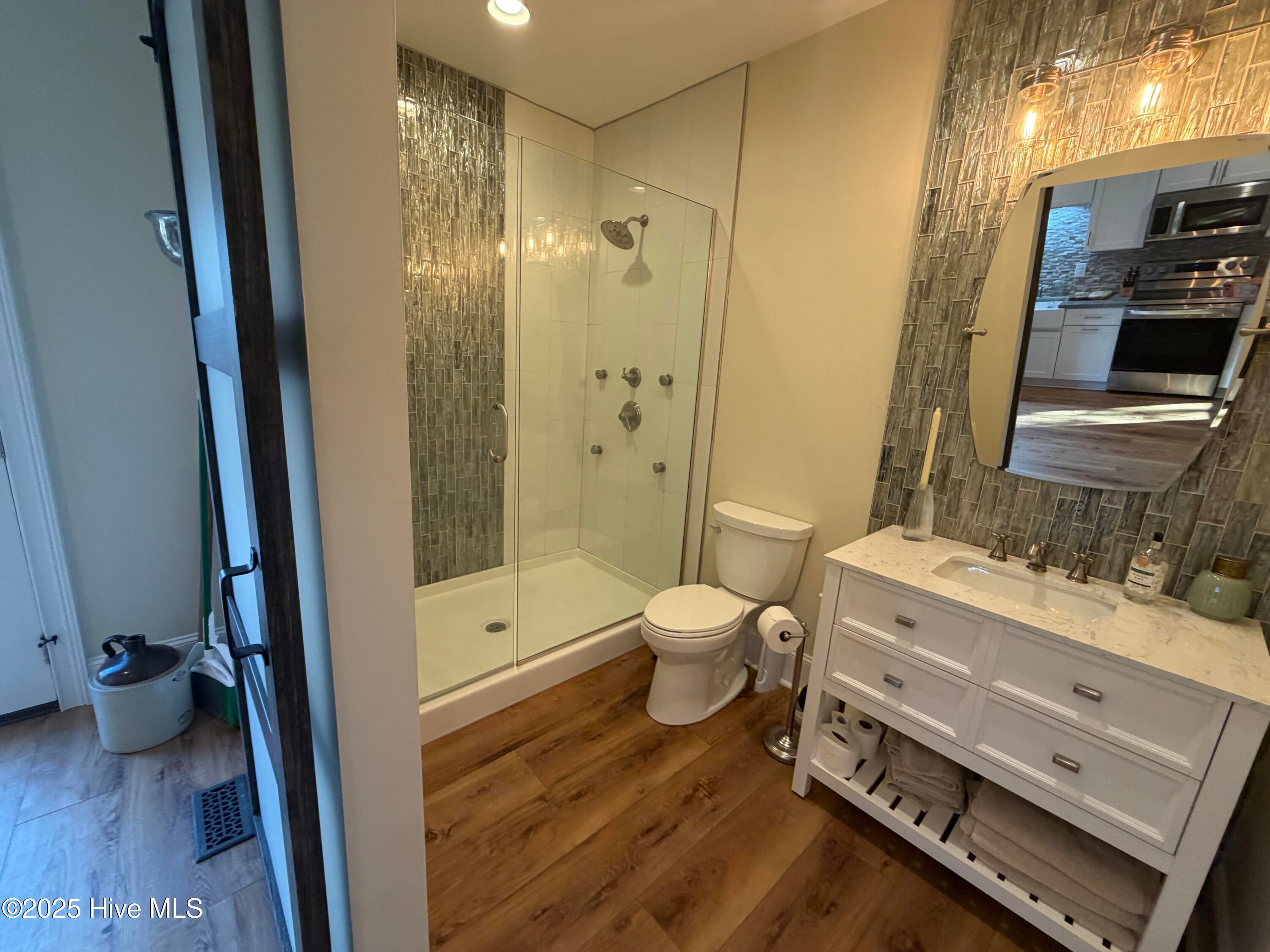 Newport, North Carolina, 28570, United States, 6 Bedrooms Bedrooms, ,7 BathroomsBathrooms,Residential,Active,2003565