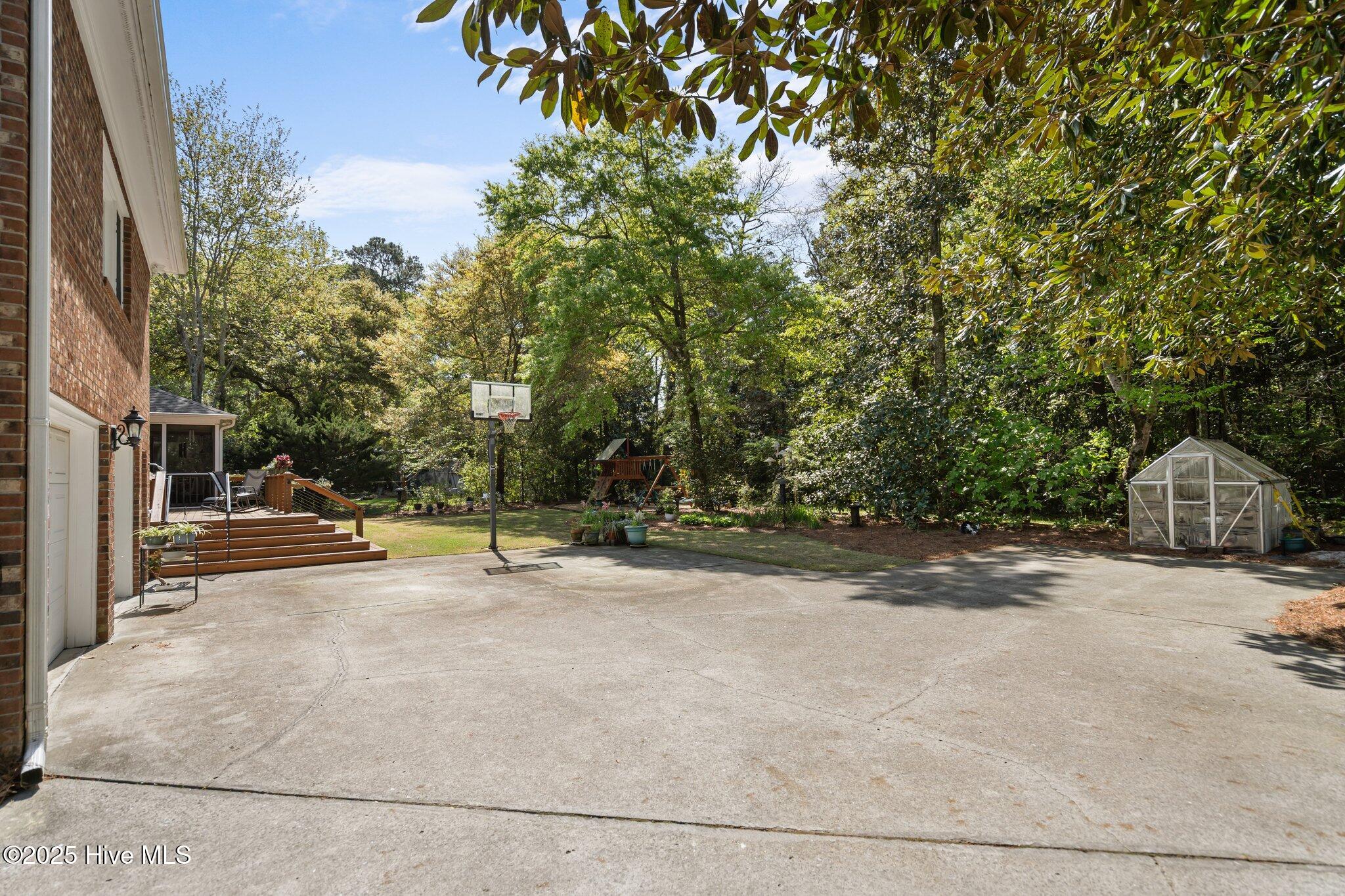 Wilmington, North Carolina, 28409, United States, 4 Bedrooms Bedrooms, ,4 BathroomsBathrooms,Residential,Active,1820493