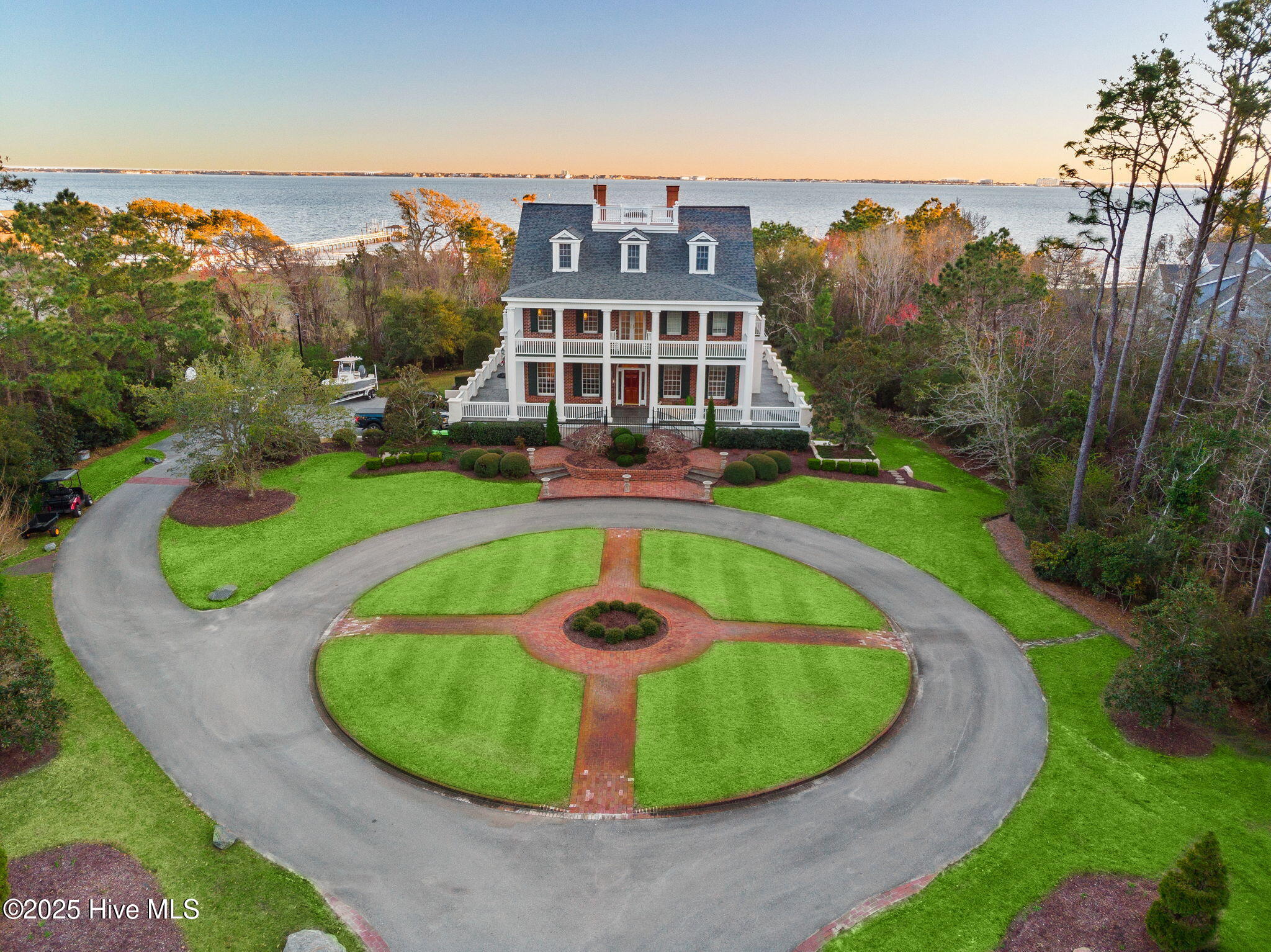 Newport, North Carolina, 28570, United States, 6 Bedrooms Bedrooms, ,7 BathroomsBathrooms,Residential,Active,2003565