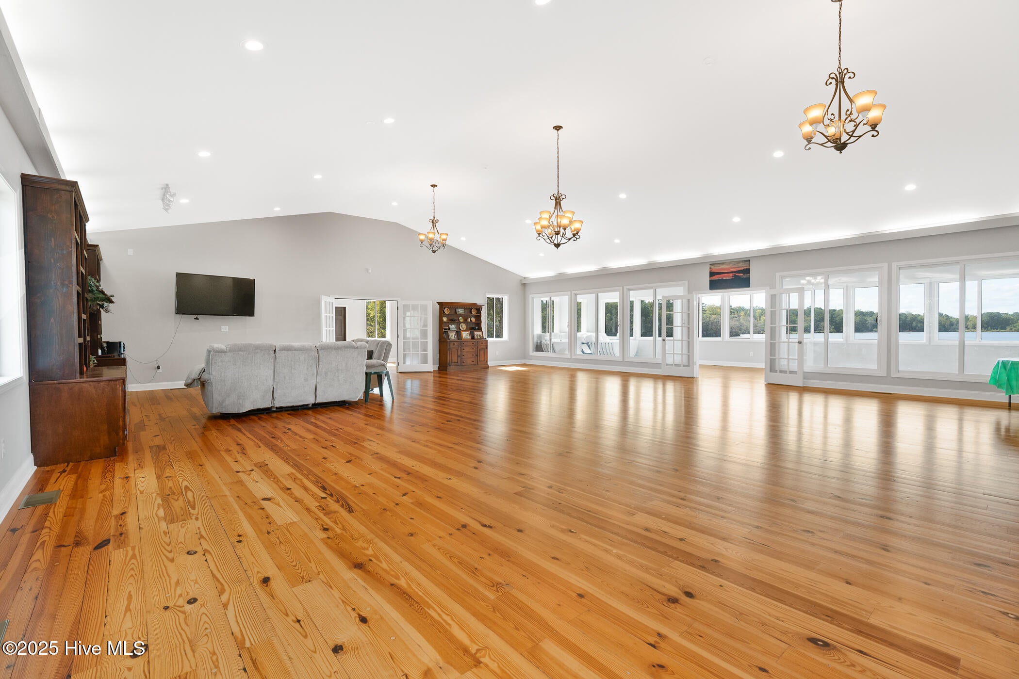 Rockingham, North Carolina, 28379, United States, 2 Bedrooms Bedrooms, ,3 BathroomsBathrooms,Residential,Active,1963276