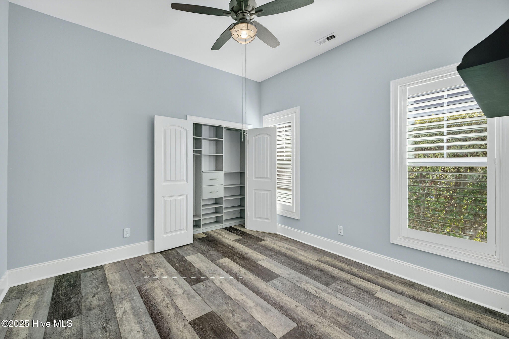 Wilmington, North Carolina, 28409, United States, 4 Bedrooms Bedrooms, ,5 BathroomsBathrooms,Residential,Active,1993650