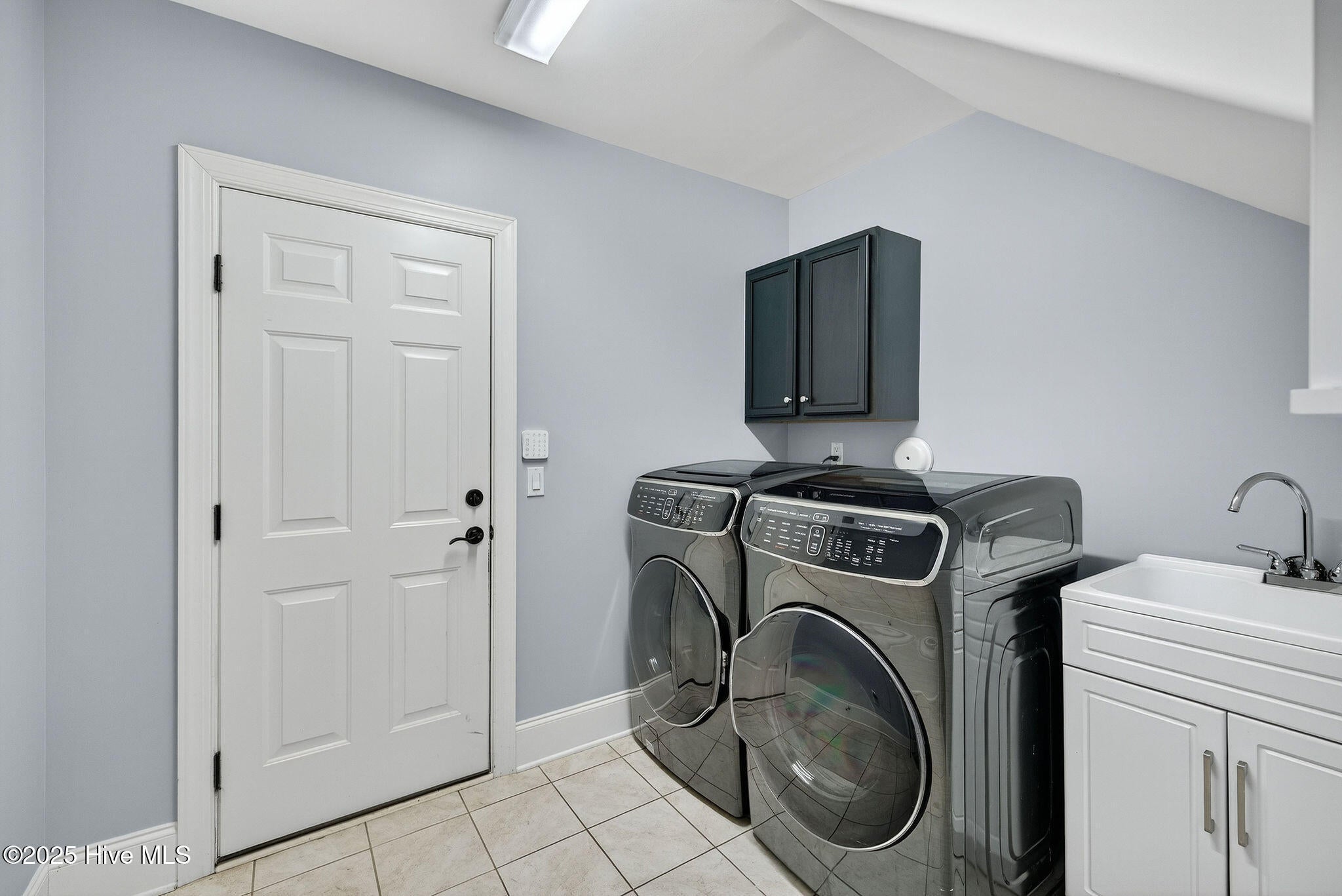 Wilmington, North Carolina, 28409, United States, 4 Bedrooms Bedrooms, ,5 BathroomsBathrooms,Residential,Active,1993650