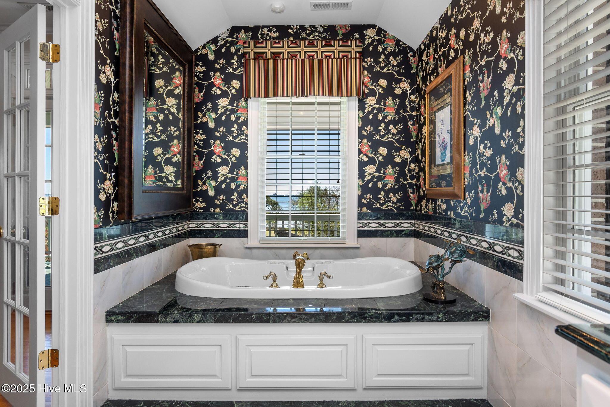 Newport, North Carolina, 28570, United States, 6 Bedrooms Bedrooms, ,7 BathroomsBathrooms,Residential,Active,2003565