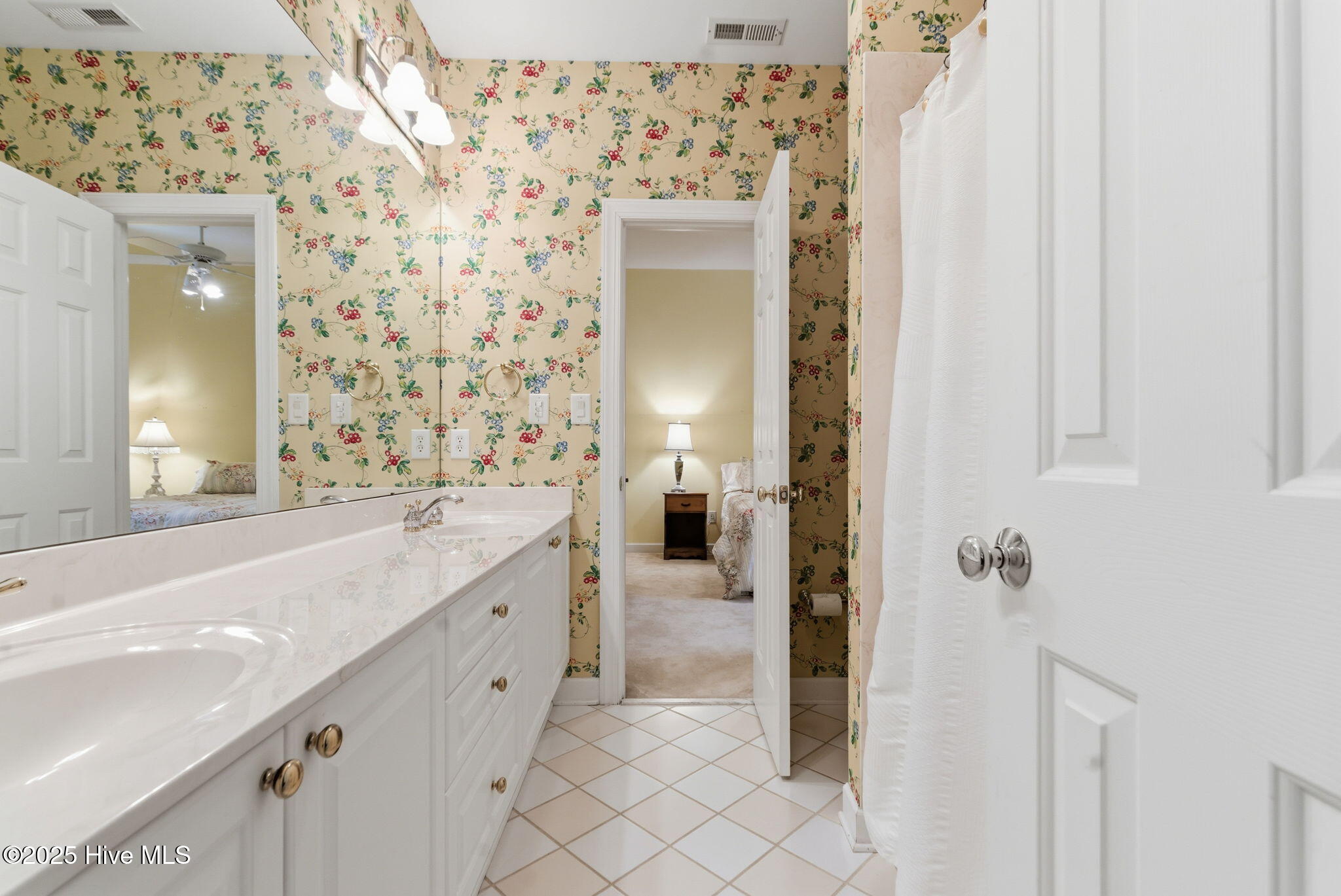 Durham, North Carolina, 27705, United States, 5 Bedrooms Bedrooms, ,5 BathroomsBathrooms,Residential,Active,1997609