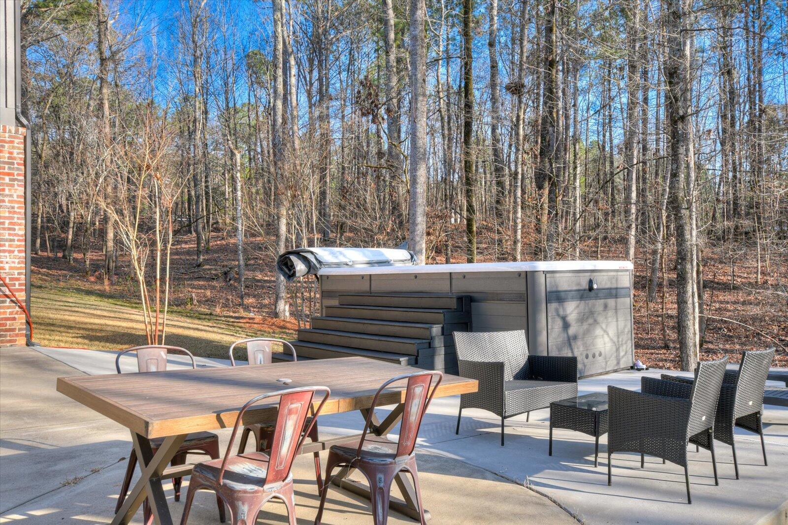 Evans, Georgia, 30809, United States, 6 Bedrooms Bedrooms, ,7 BathroomsBathrooms,Residential,Pending,2045562
