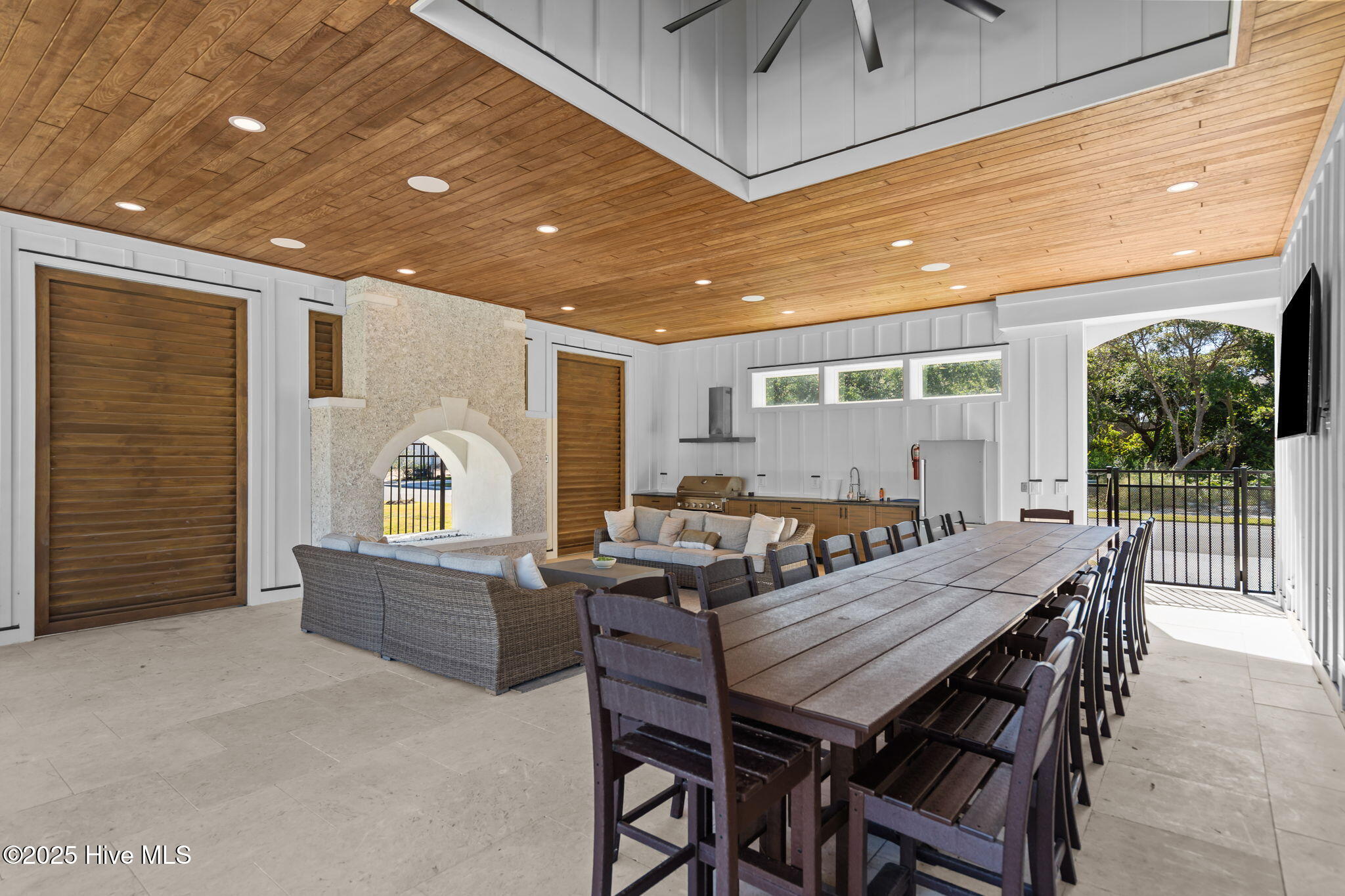 Surf City, North Carolina, 28445, United States, 6 Bedrooms Bedrooms, ,5 BathroomsBathrooms,Residential,Active,1951794