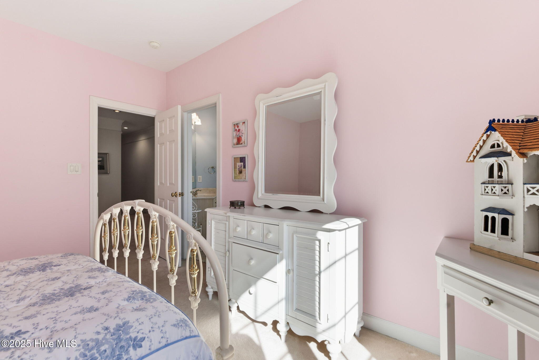 Durham, North Carolina, 27705, United States, 5 Bedrooms Bedrooms, ,5 BathroomsBathrooms,Residential,Active,1997609