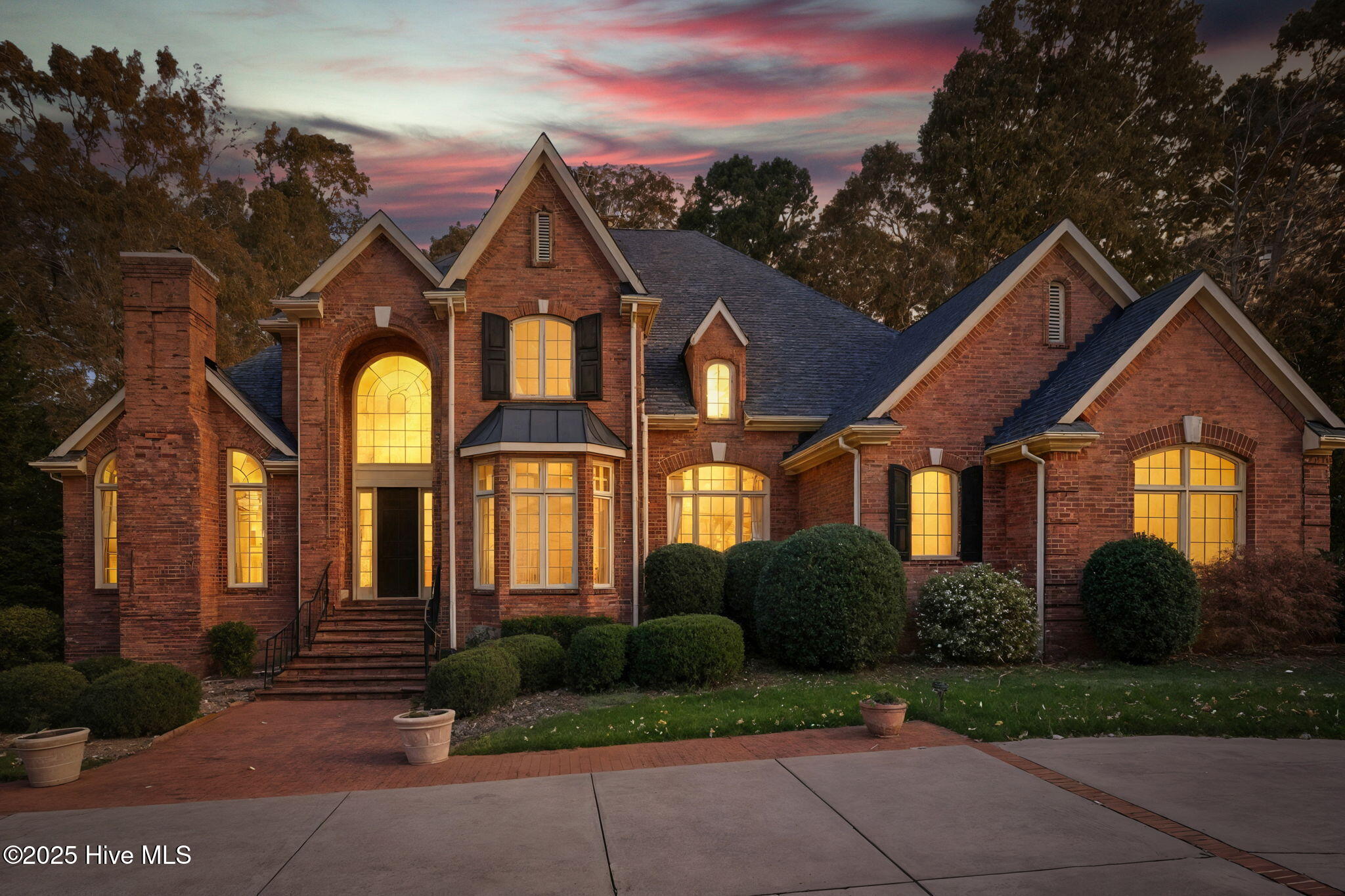 Durham, North Carolina, 27705, United States, 5 Bedrooms Bedrooms, ,5 BathroomsBathrooms,Residential,Active,1997609