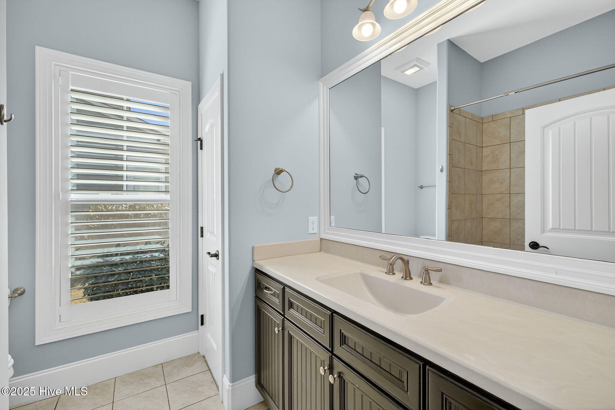 Wilmington, North Carolina, 28409, United States, 4 Bedrooms Bedrooms, ,5 BathroomsBathrooms,Residential,Active,1993650