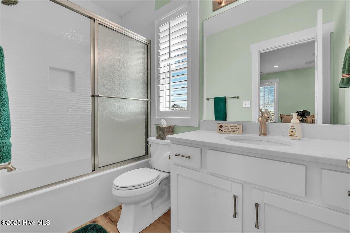 Morehead City, North Carolina, 28557, United States, 3 Bedrooms Bedrooms, ,4 BathroomsBathrooms,Residential,Active,2007117