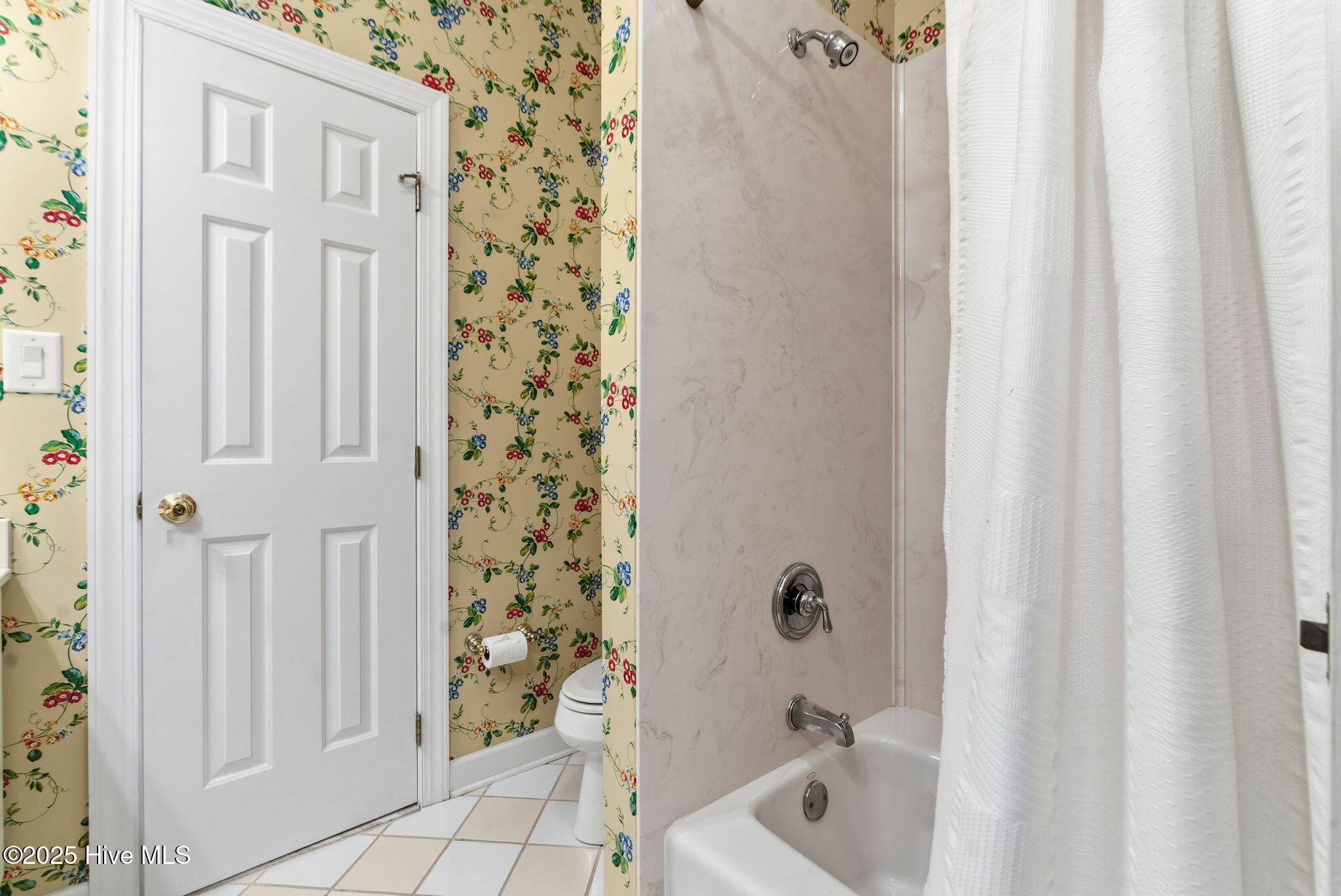 Durham, North Carolina, 27705, United States, 5 Bedrooms Bedrooms, ,5 BathroomsBathrooms,Residential,Active,1997609